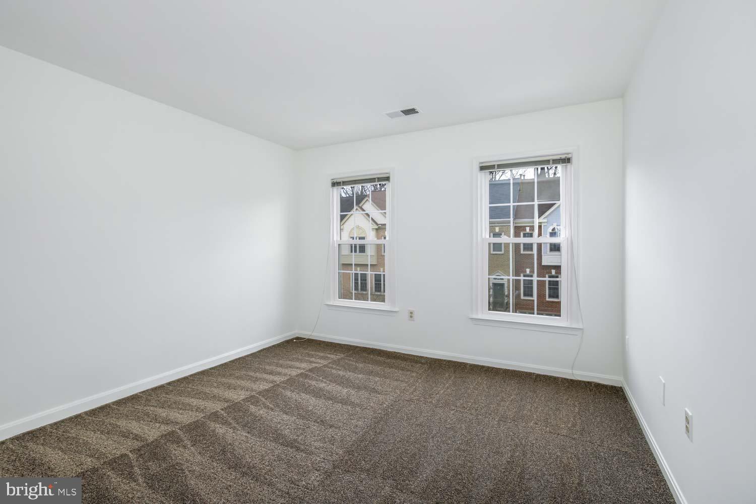 WOODSIDE - Residential