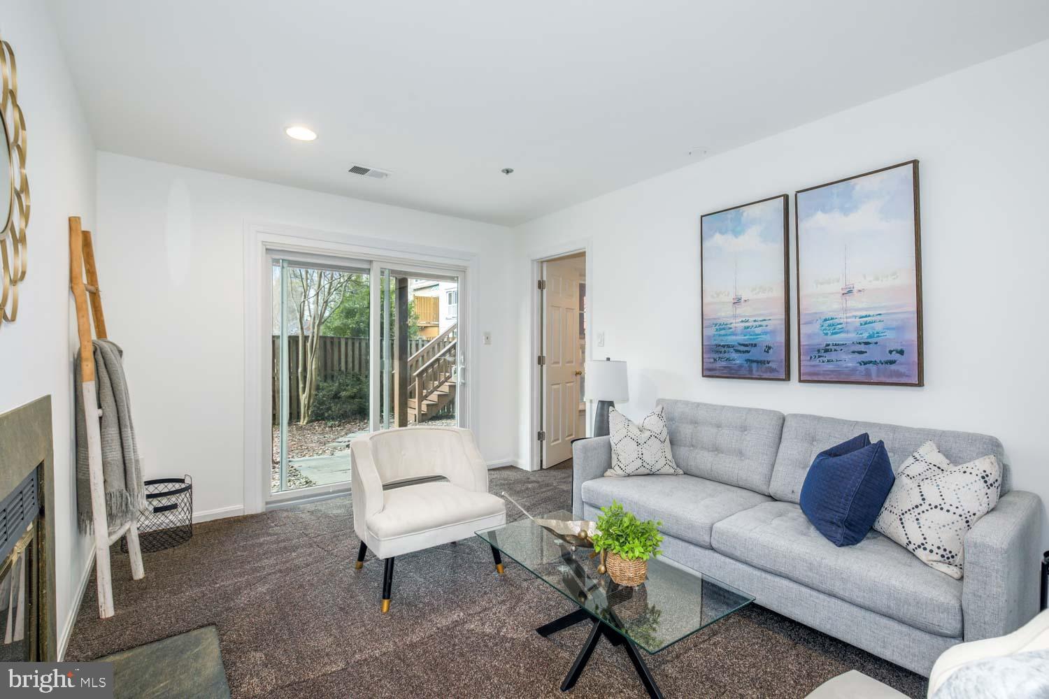 WOODSIDE - Residential