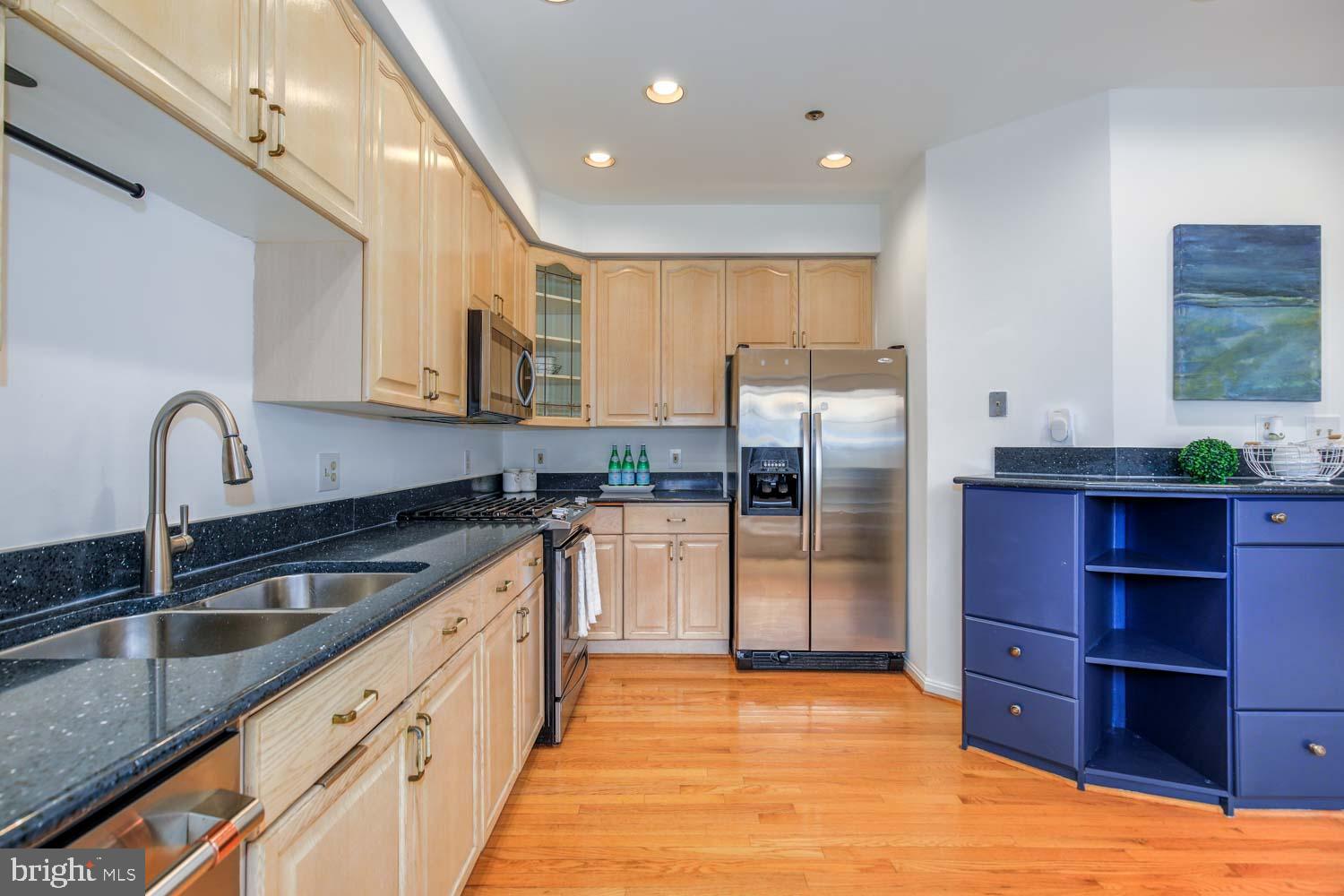 WOODSIDE - Residential