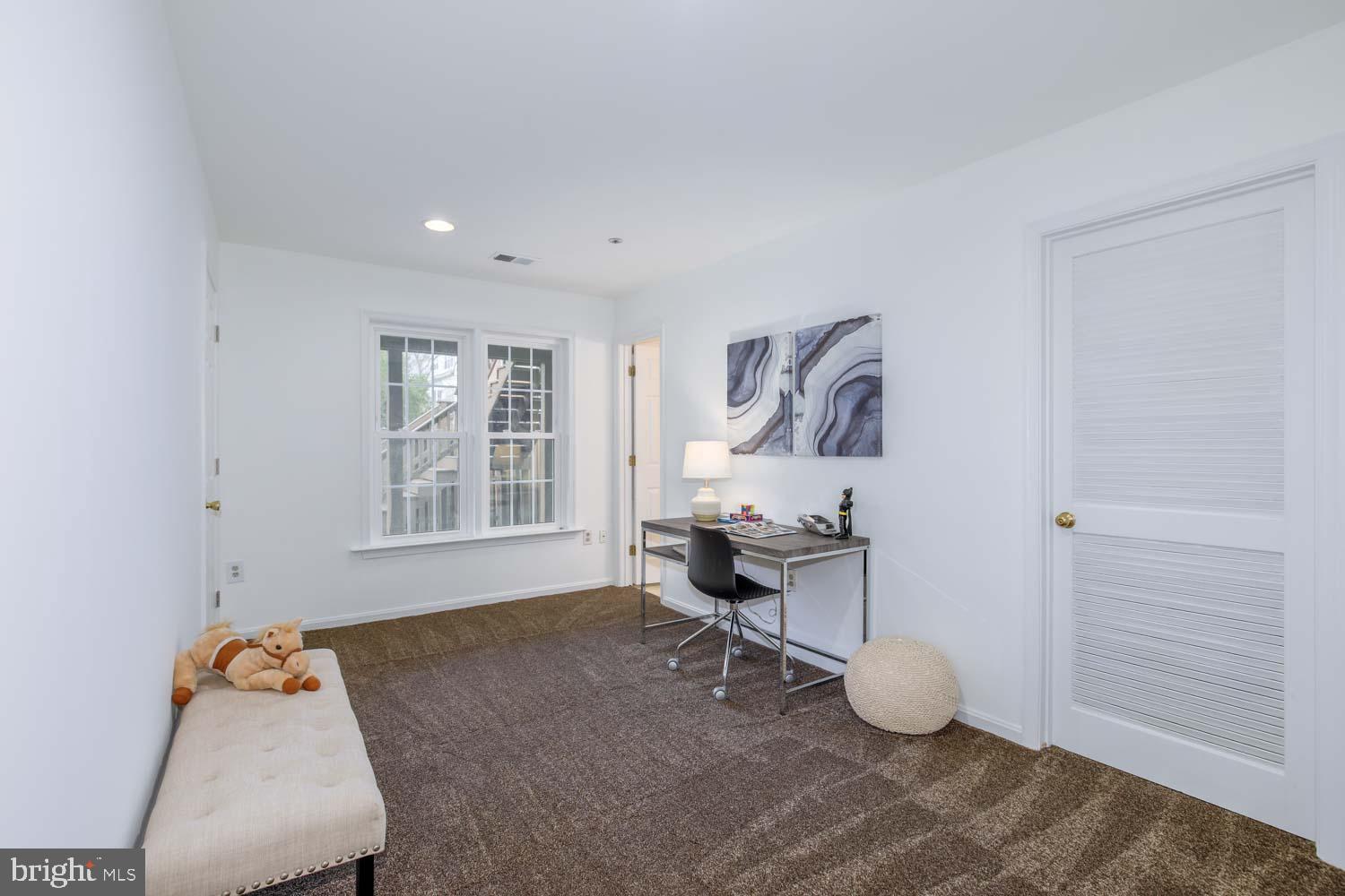 WOODSIDE - Residential