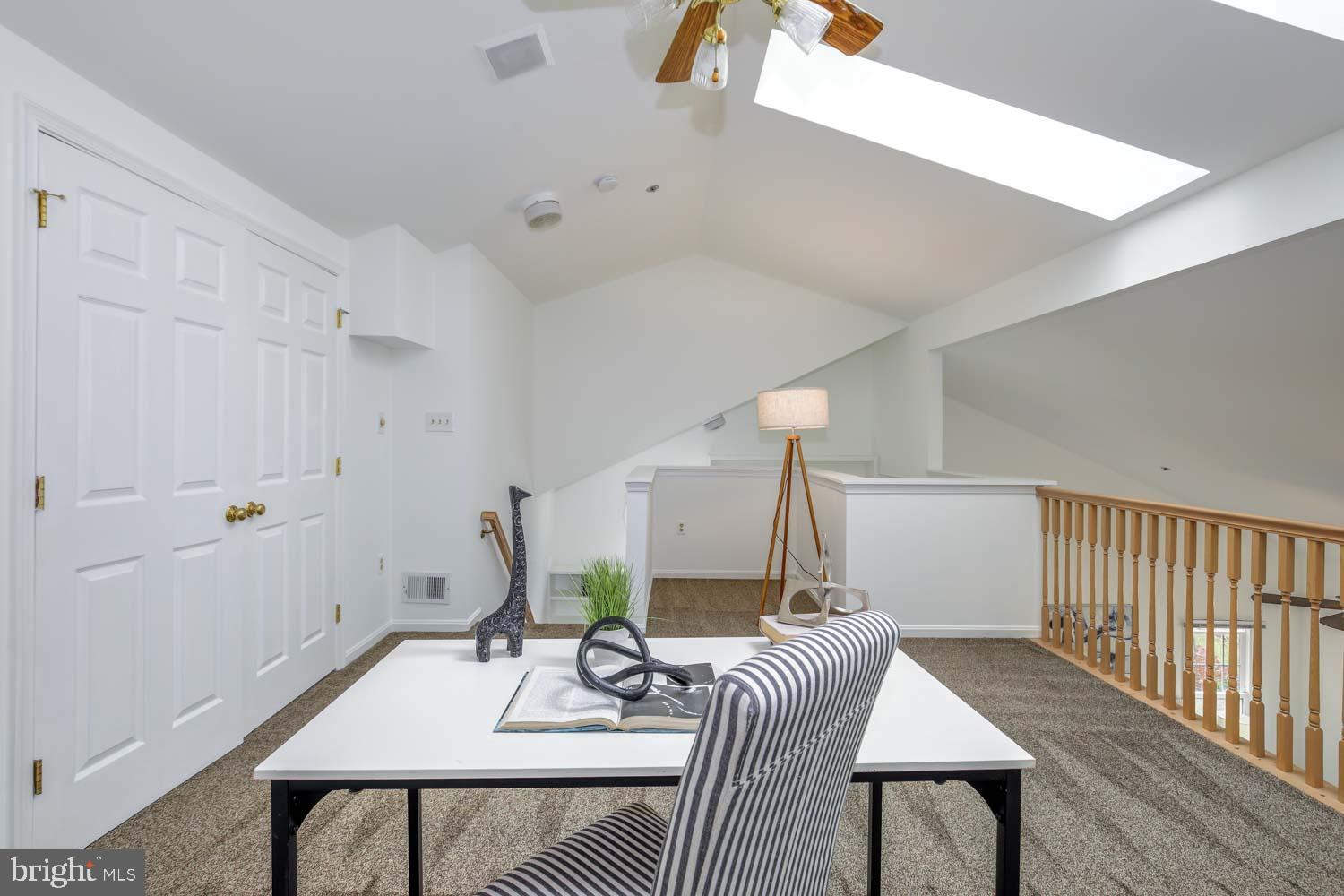 WOODSIDE - Residential