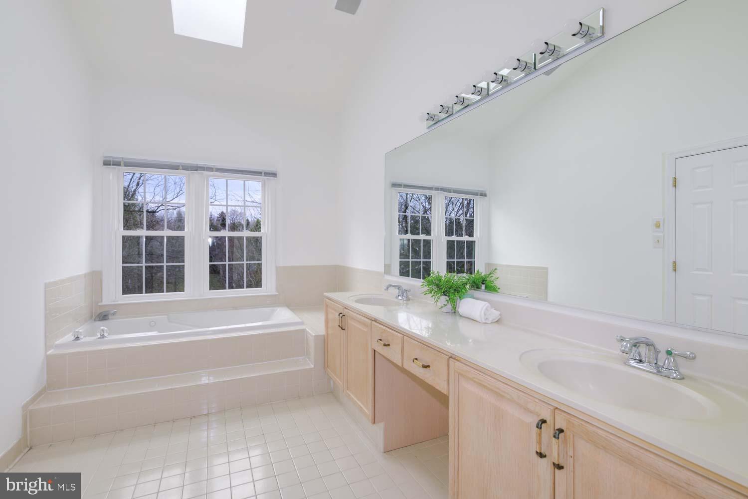 WOODSIDE - Residential