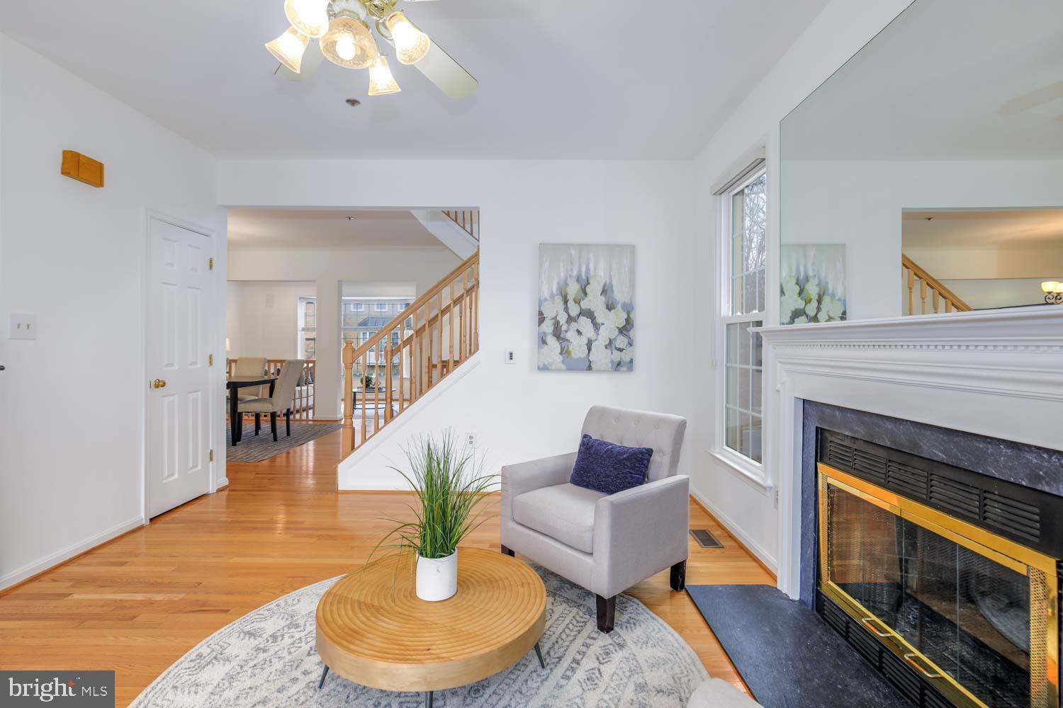 WOODSIDE - Residential