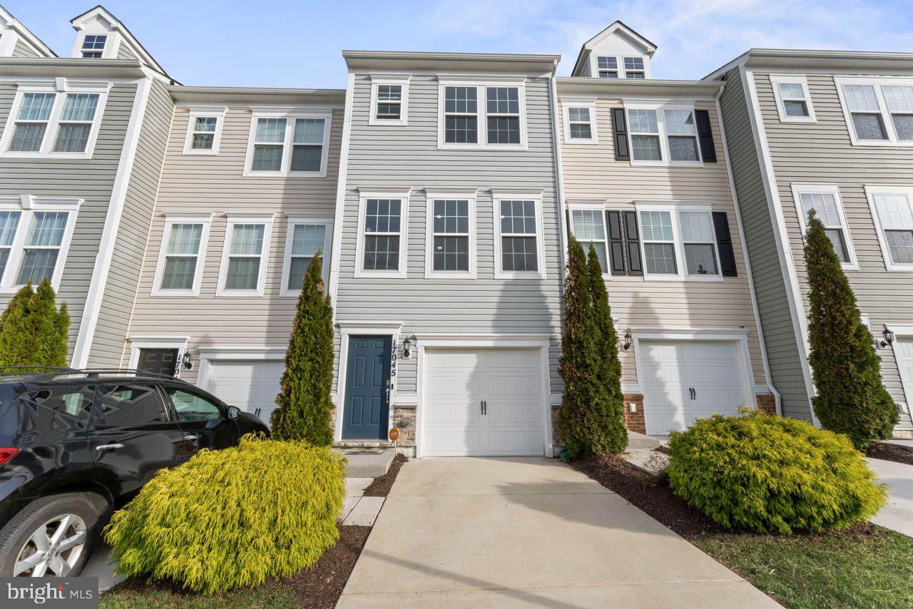CHERRY HILL CROSSING CONDOMINIUM - Residential Lease