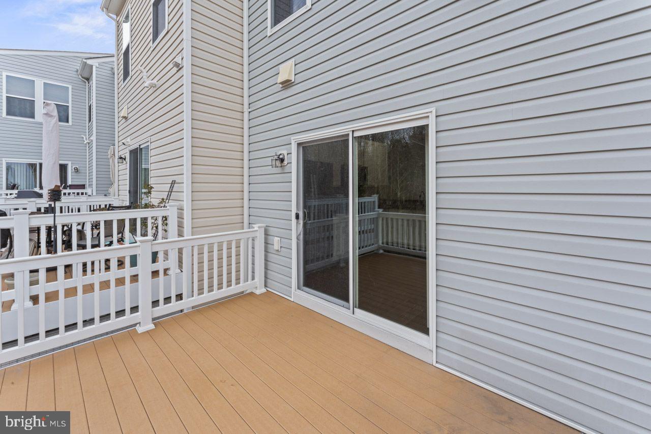 CHERRY HILL CROSSING CONDOMINIUM - Residential Lease