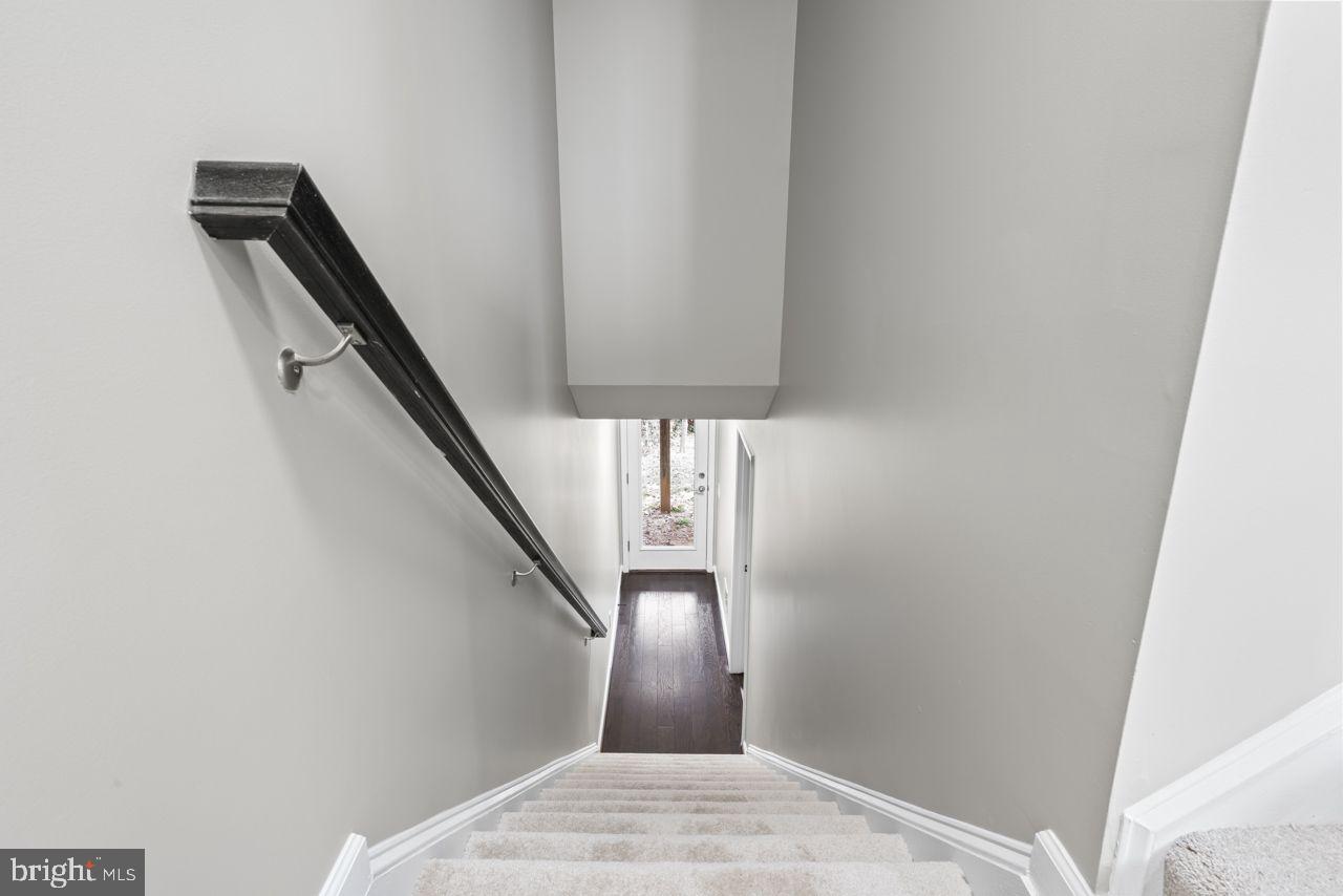 CHERRY HILL CROSSING CONDOMINIUM - Residential Lease