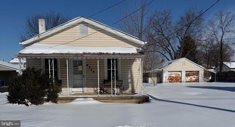 Homes For Sale - 6714 Cornell Road<br/> MIDDLE RIVER, MD 21220