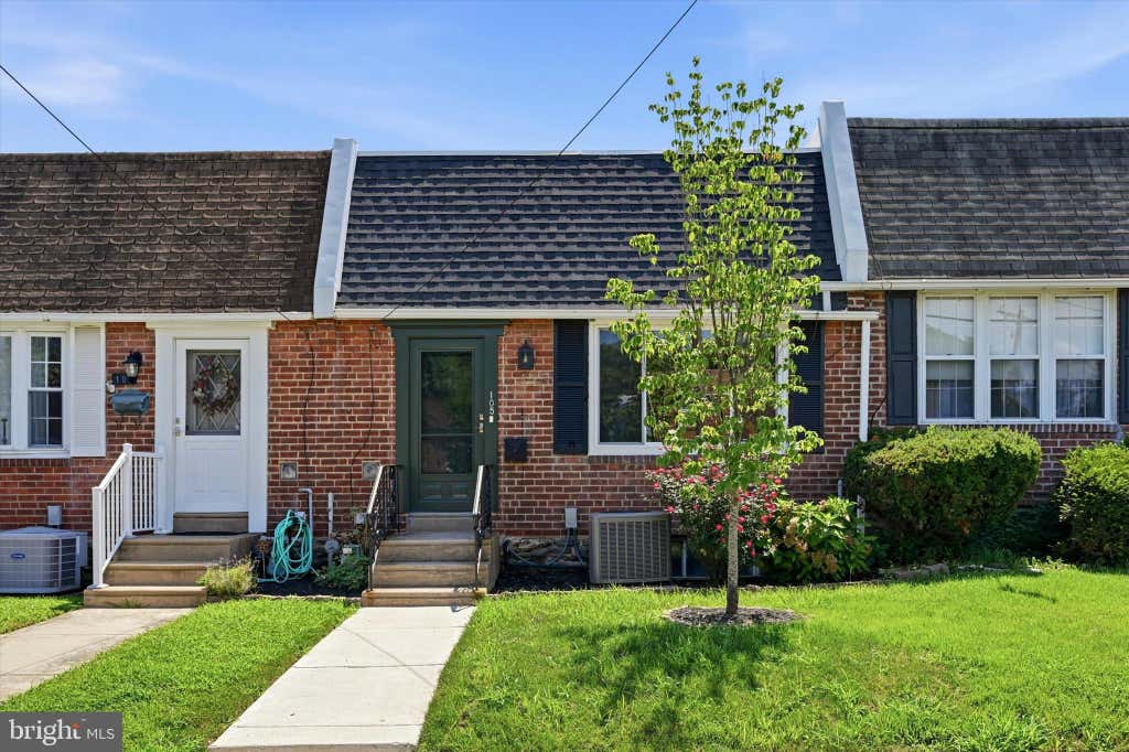 Photo of 105 Fronefield Avenue, MARCUS HOOK, PA 19061 (MLS # PADE2121572)