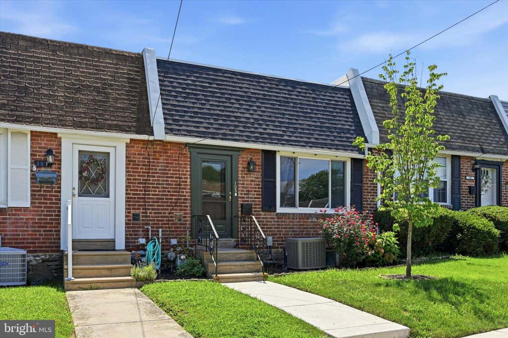 Photo of 105 Fronefield Avenue, MARCUS HOOK, PA 19061 (MLS # PADE2121572)