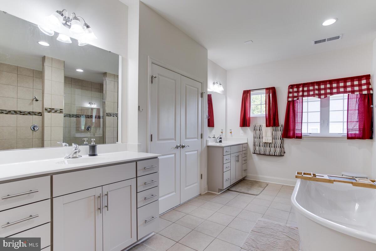 THRIFT MANOR-PLAT 1> - Residential