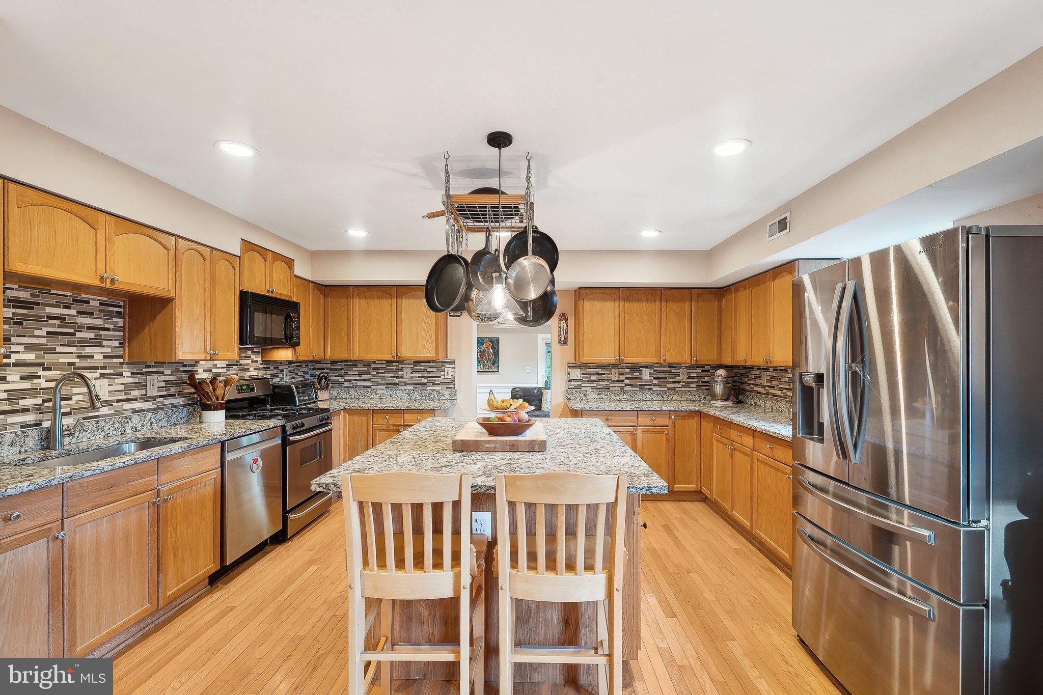 WESTHAMPTON - Residential