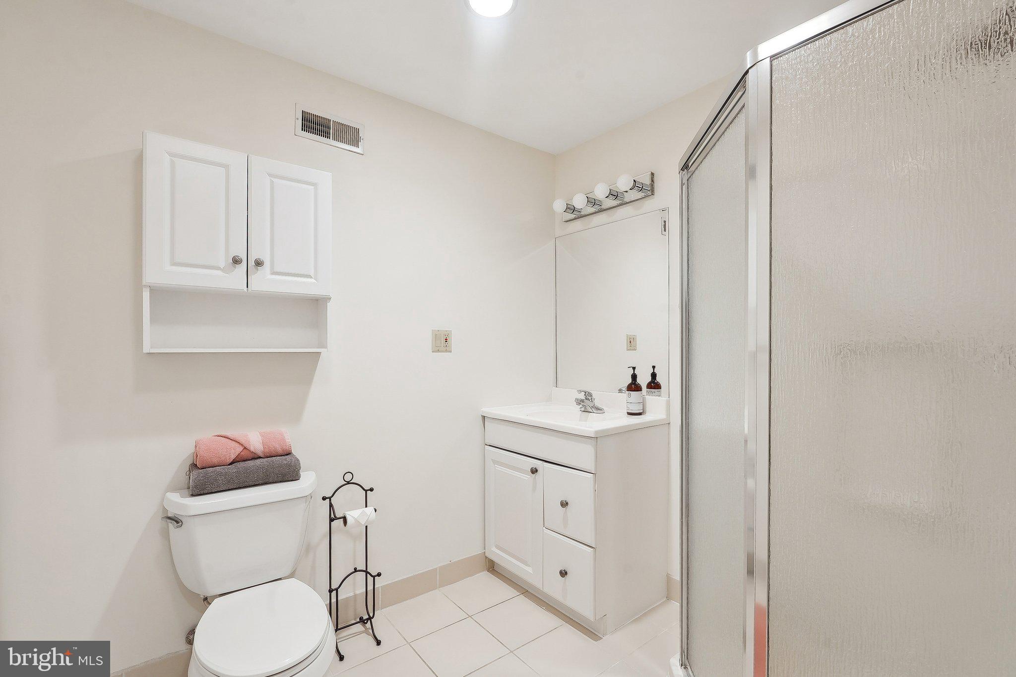 WESTHAMPTON - Residential