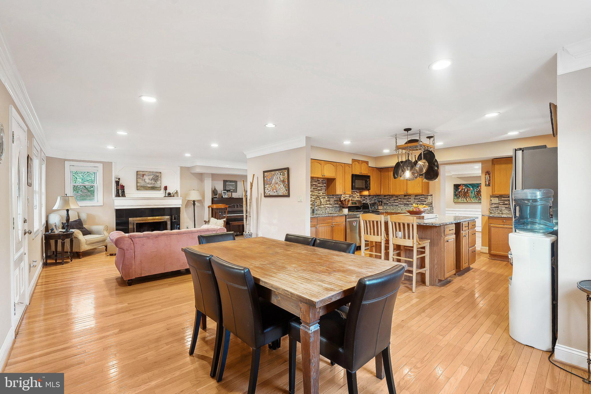 WESTHAMPTON - Residential