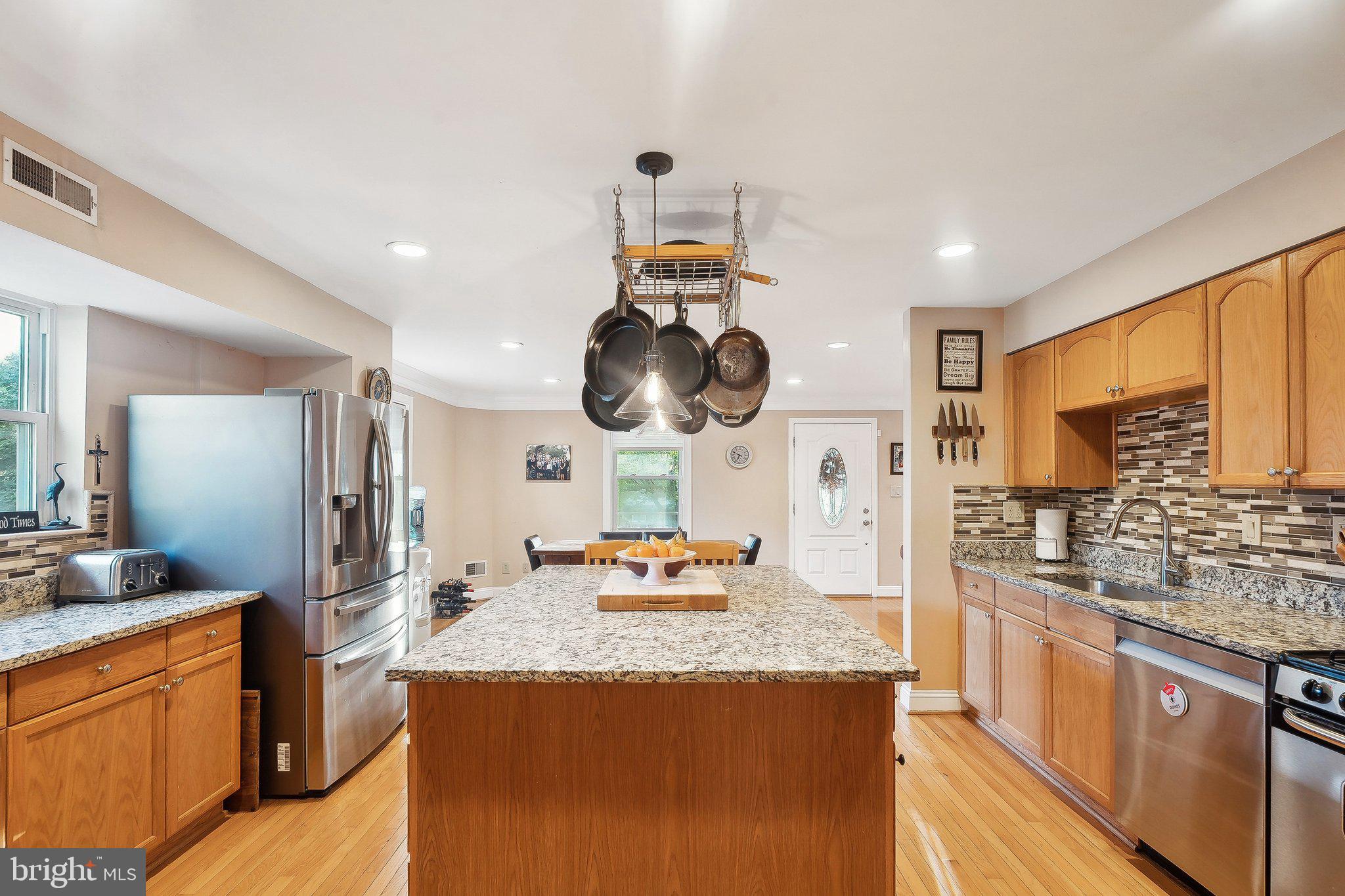 WESTHAMPTON - Residential