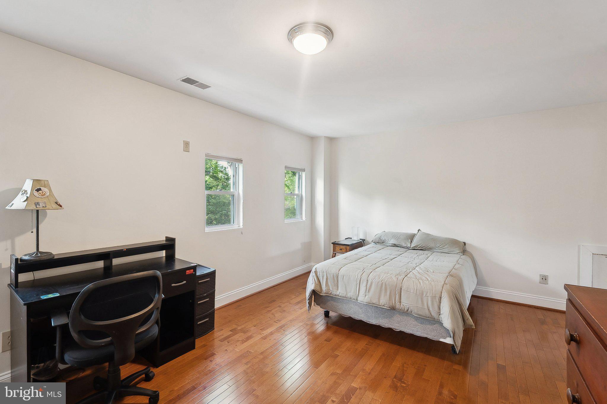 WESTHAMPTON - Residential