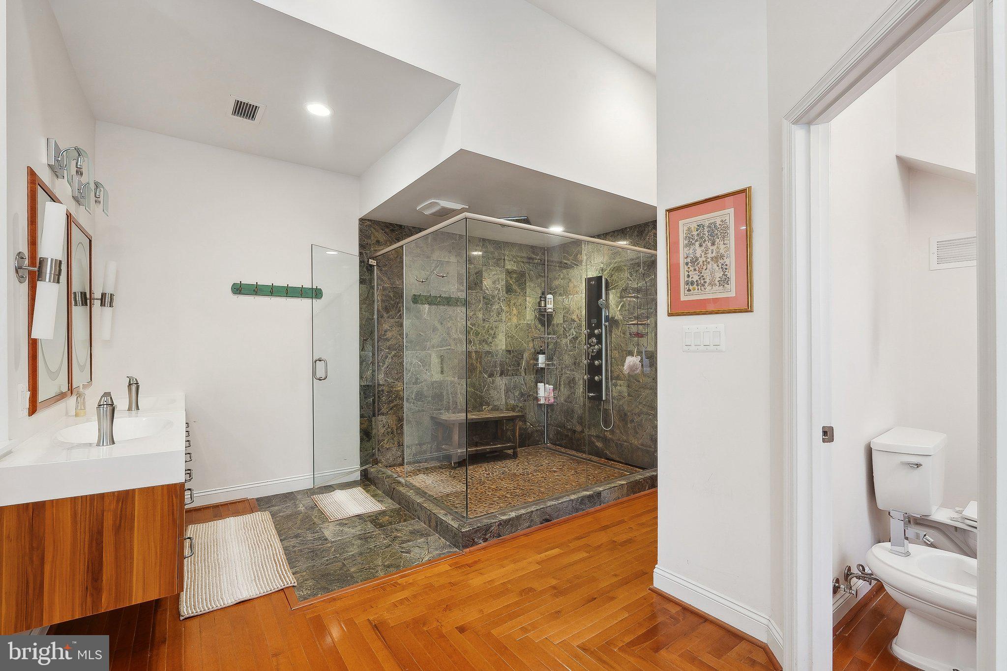 WESTHAMPTON - Residential