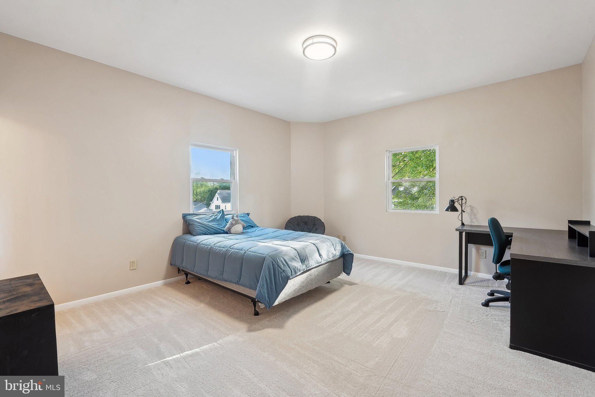 WESTHAMPTON - Residential