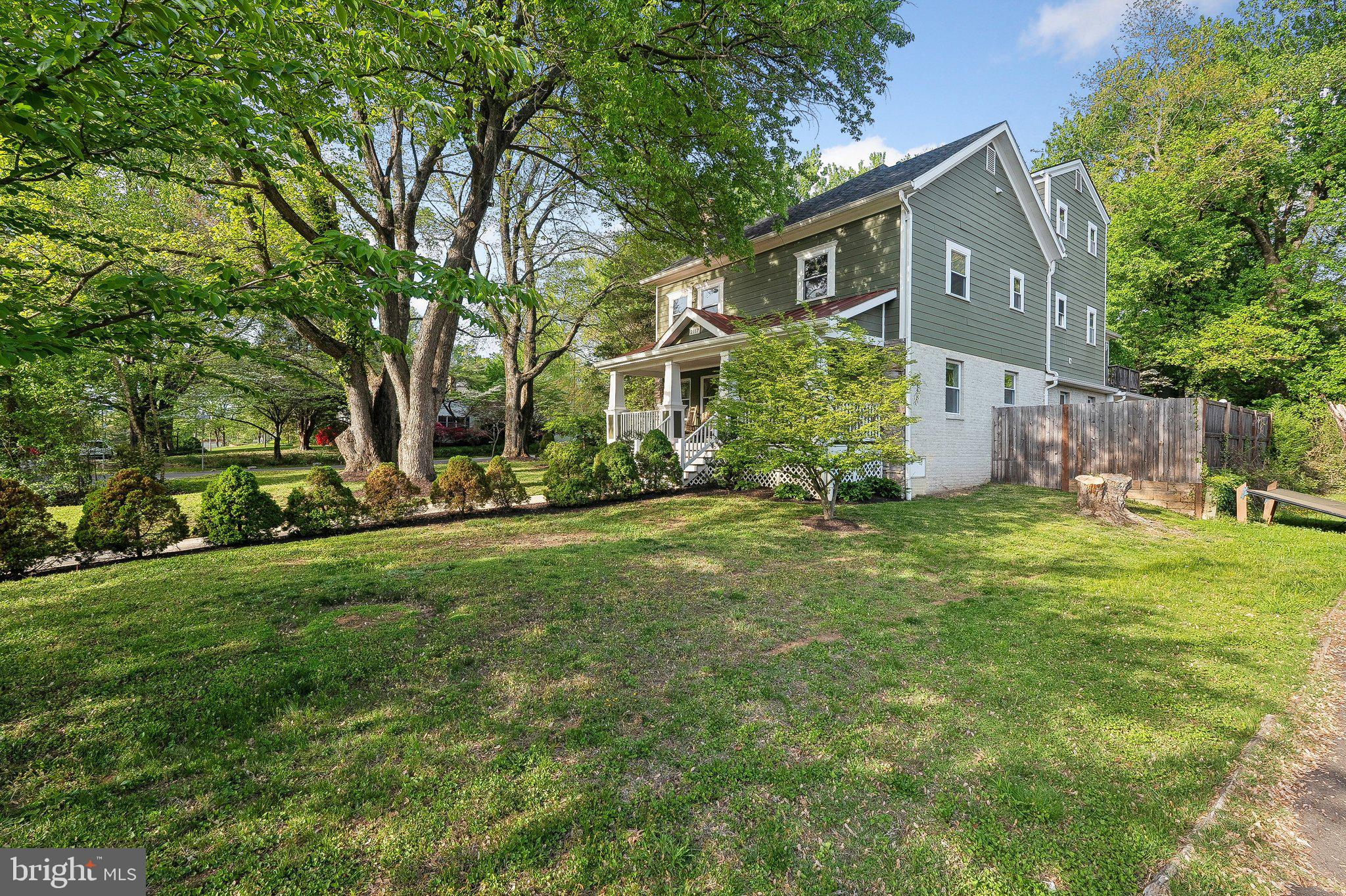 WESTHAMPTON - Residential