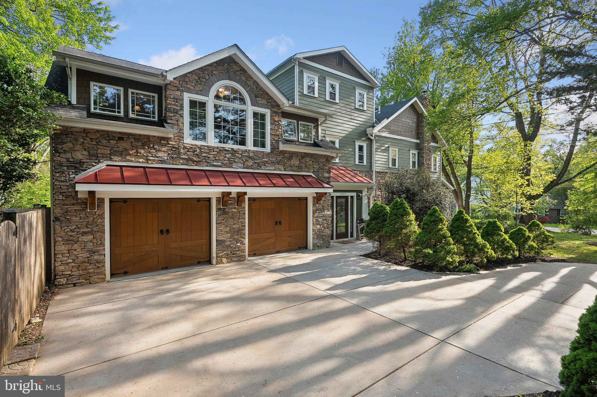 WESTHAMPTON - Residential