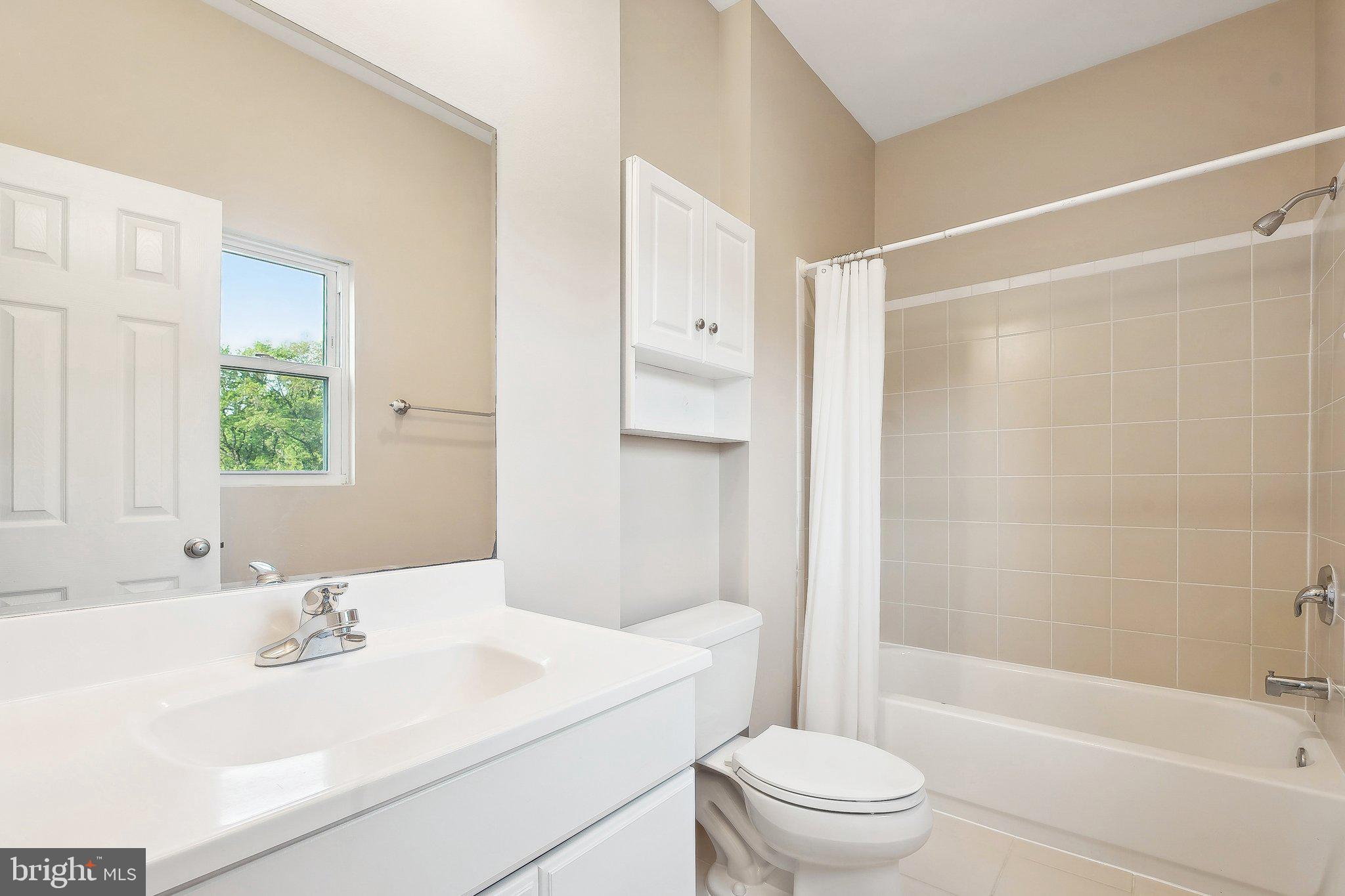 WESTHAMPTON - Residential