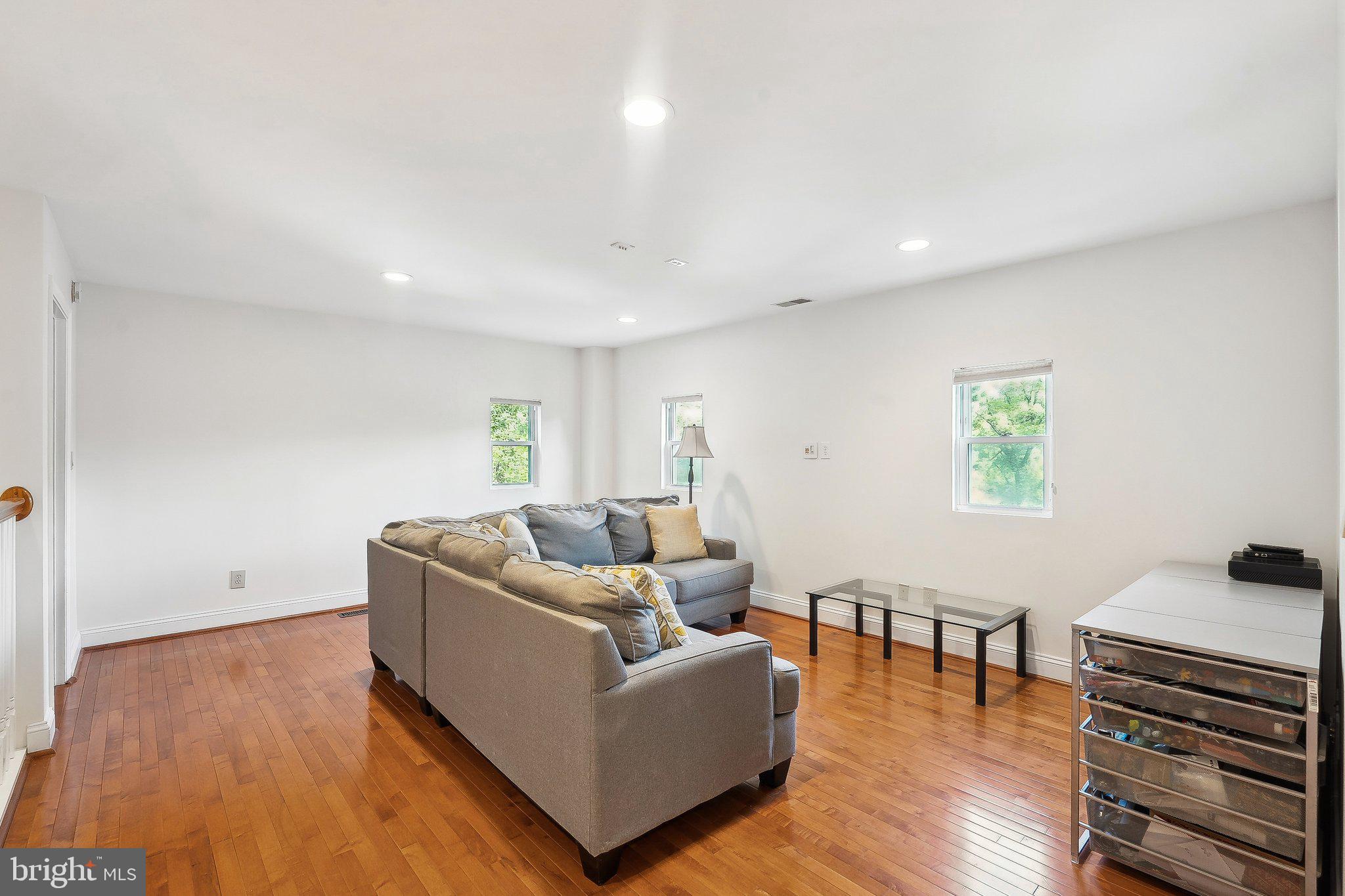 WESTHAMPTON - Residential