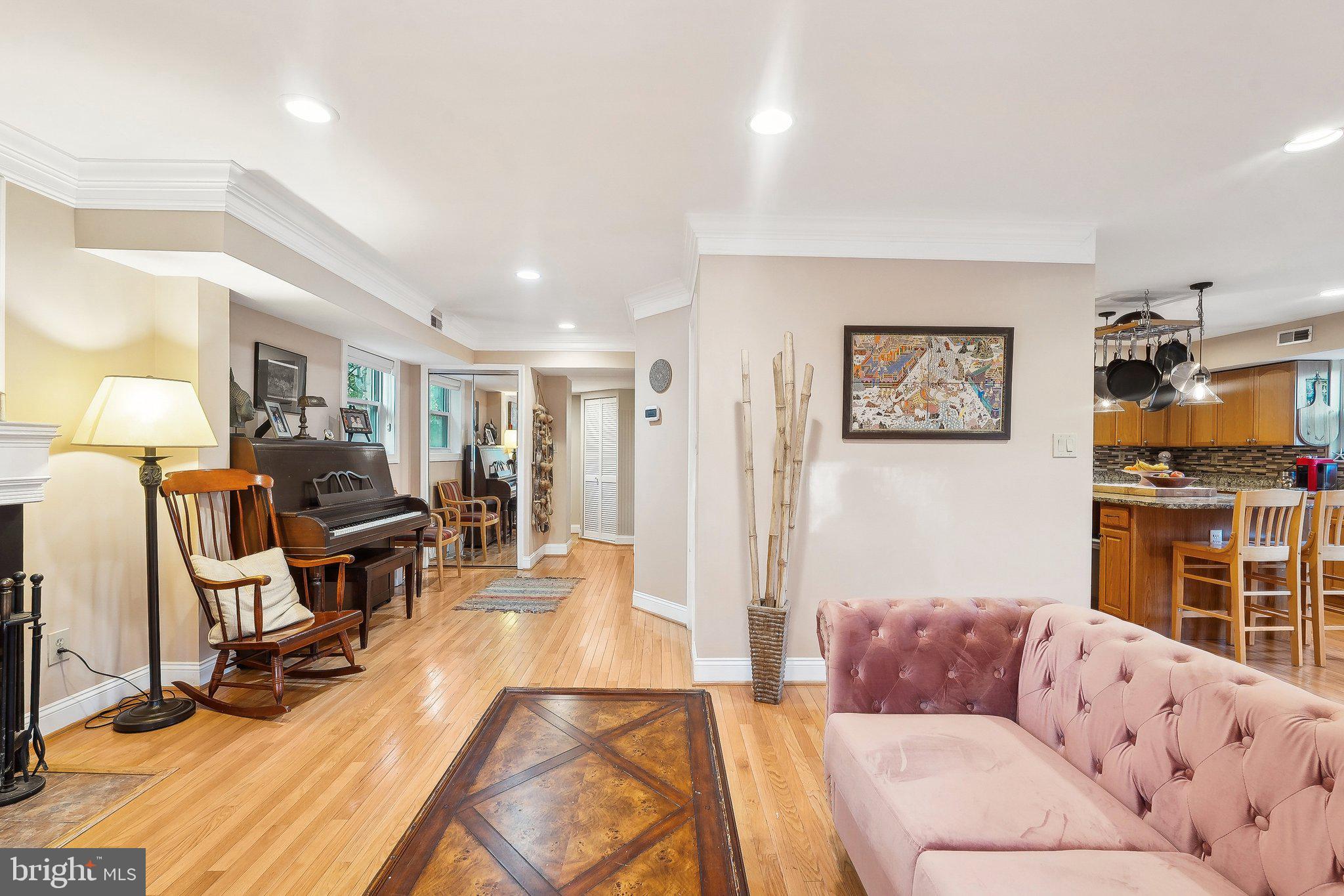 WESTHAMPTON - Residential