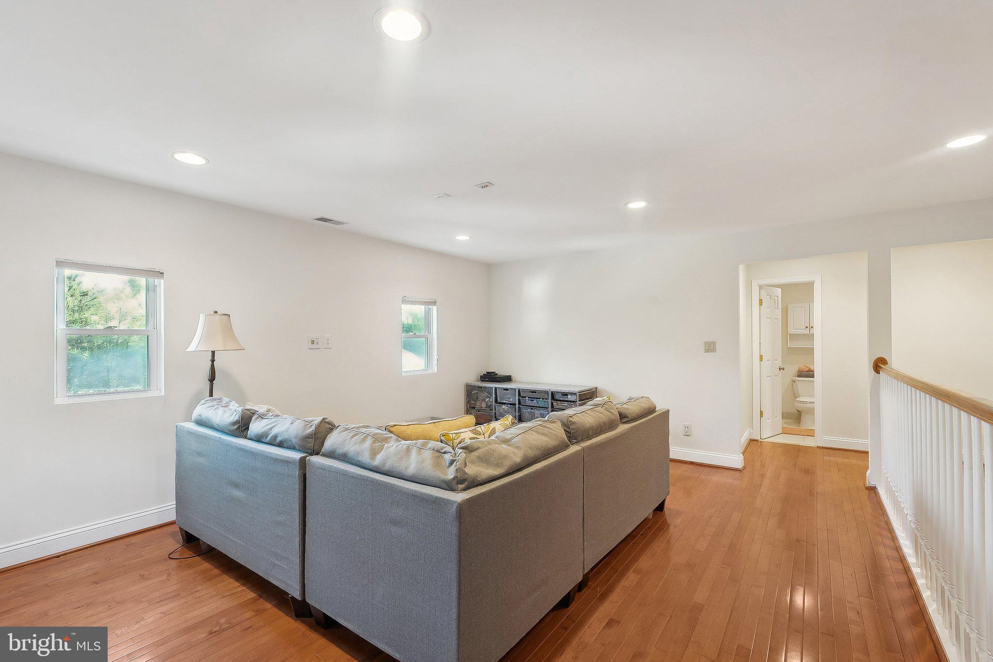 WESTHAMPTON - Residential