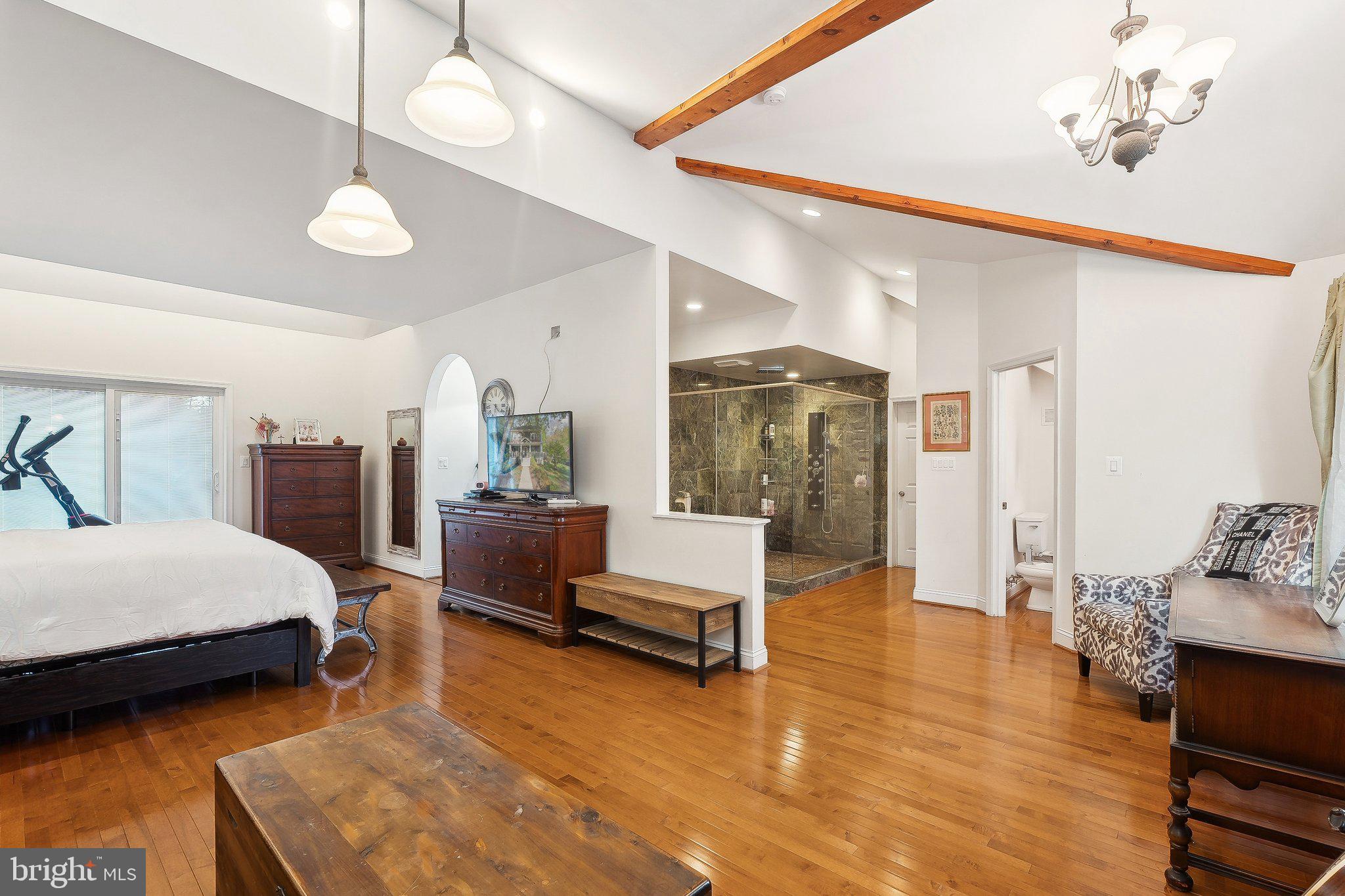 WESTHAMPTON - Residential