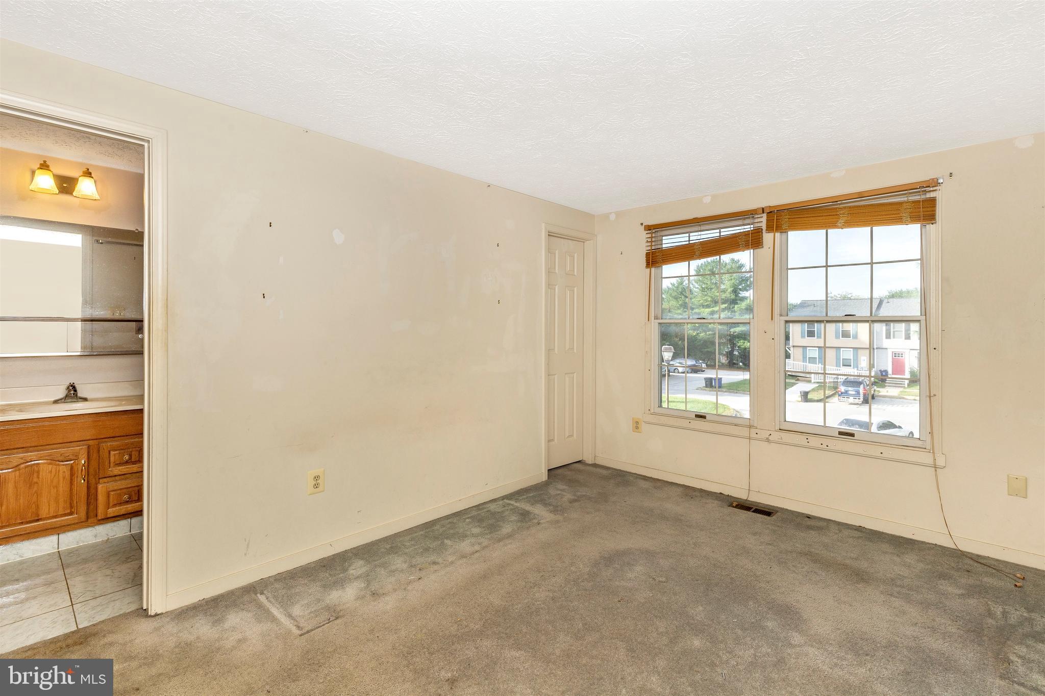 WAKEFIELD ON THE GREEN - Residential