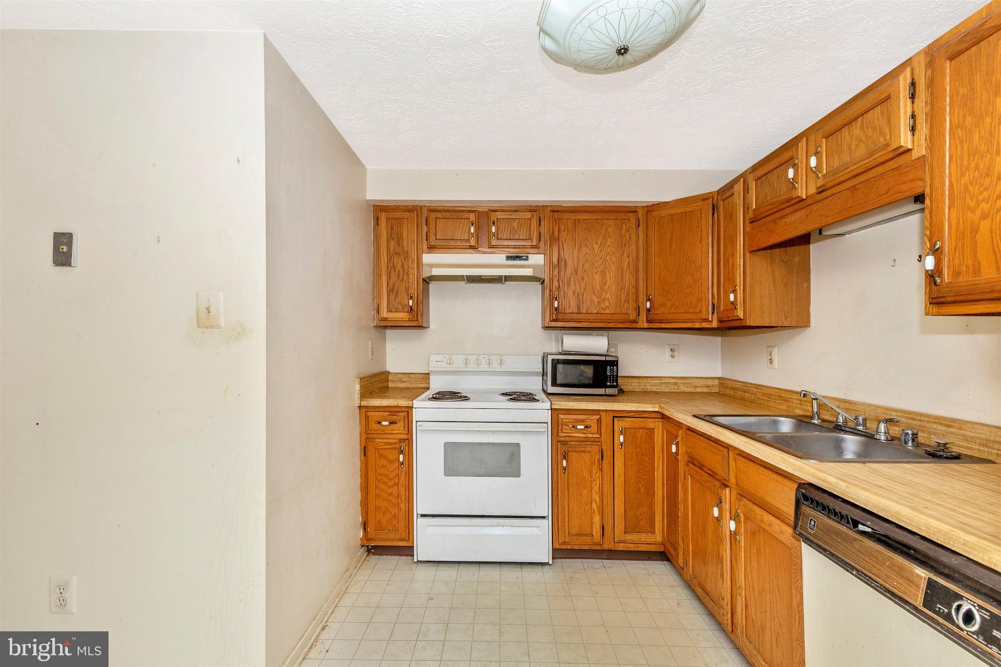 WAKEFIELD ON THE GREEN - Residential