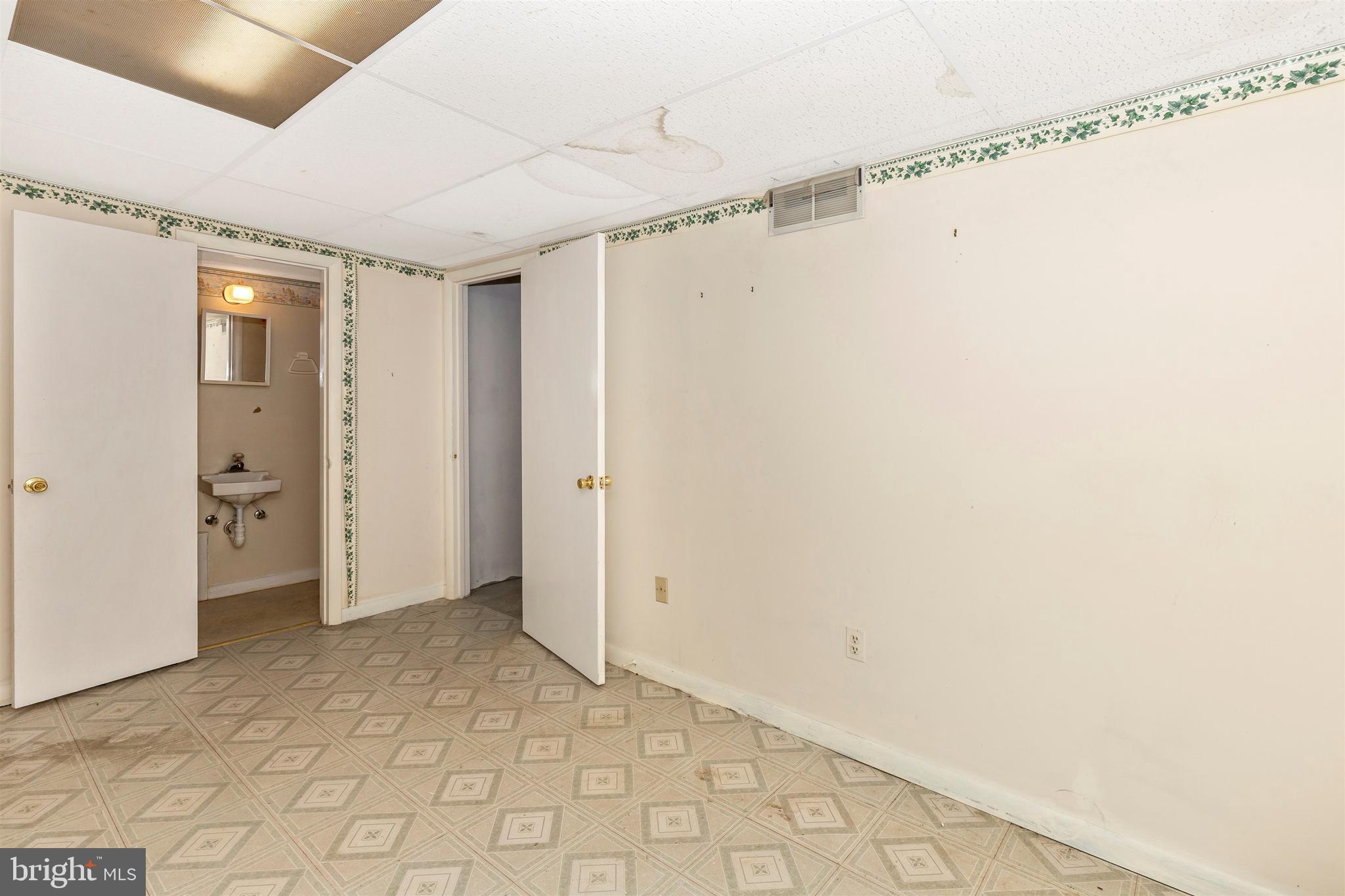 WAKEFIELD ON THE GREEN - Residential