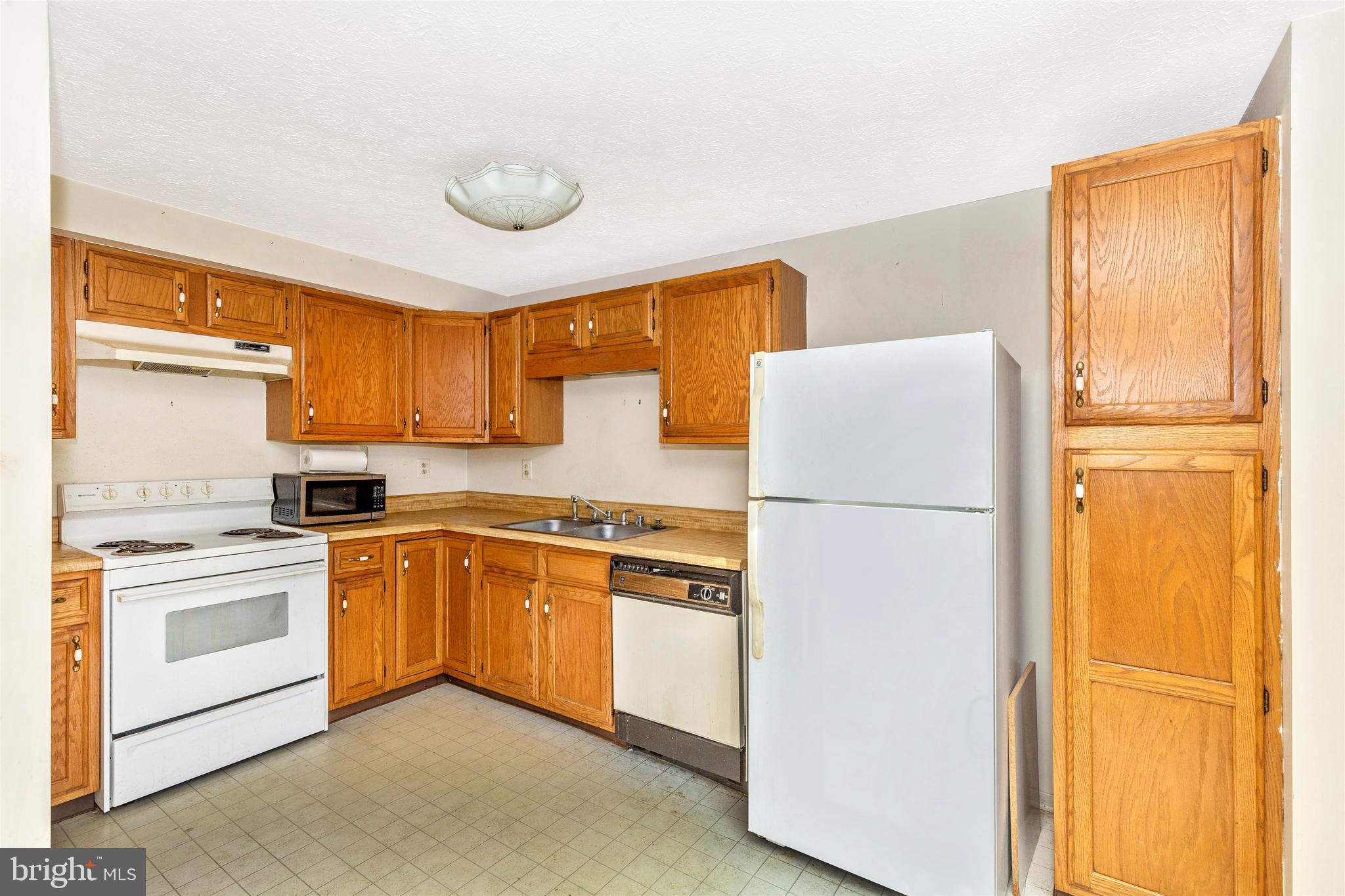 WAKEFIELD ON THE GREEN - Residential