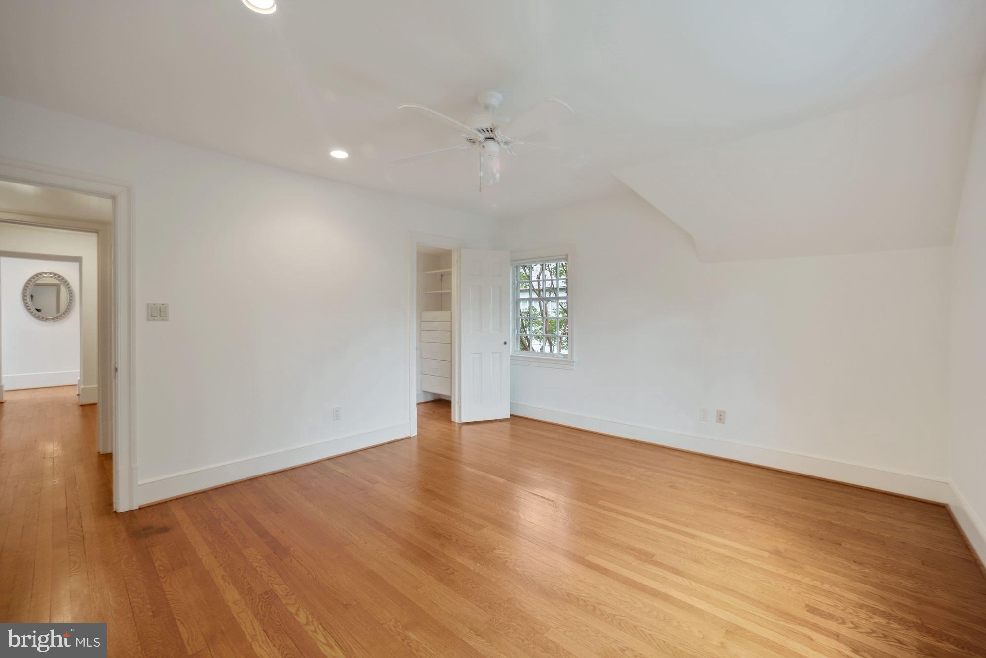 FOREST HILLS - Residential