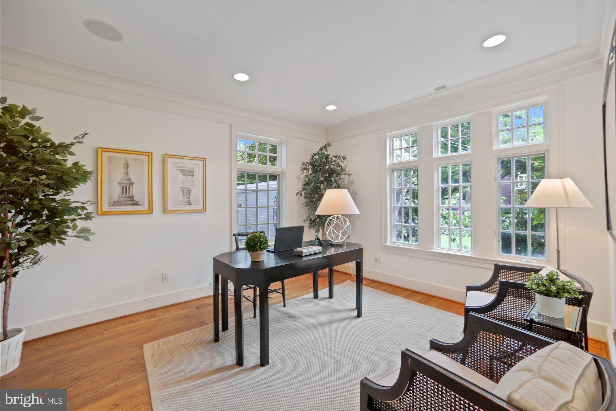 FOREST HILLS - Residential