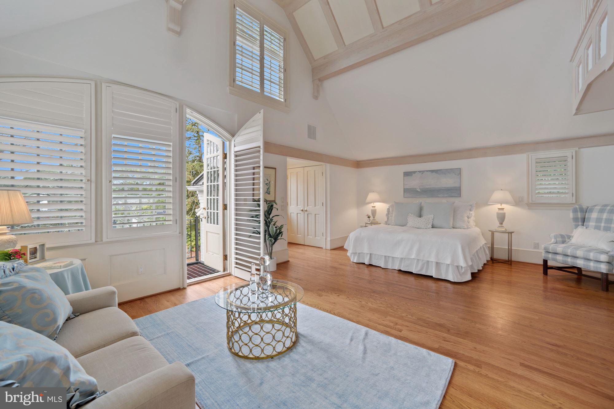 FOREST HILLS - Residential