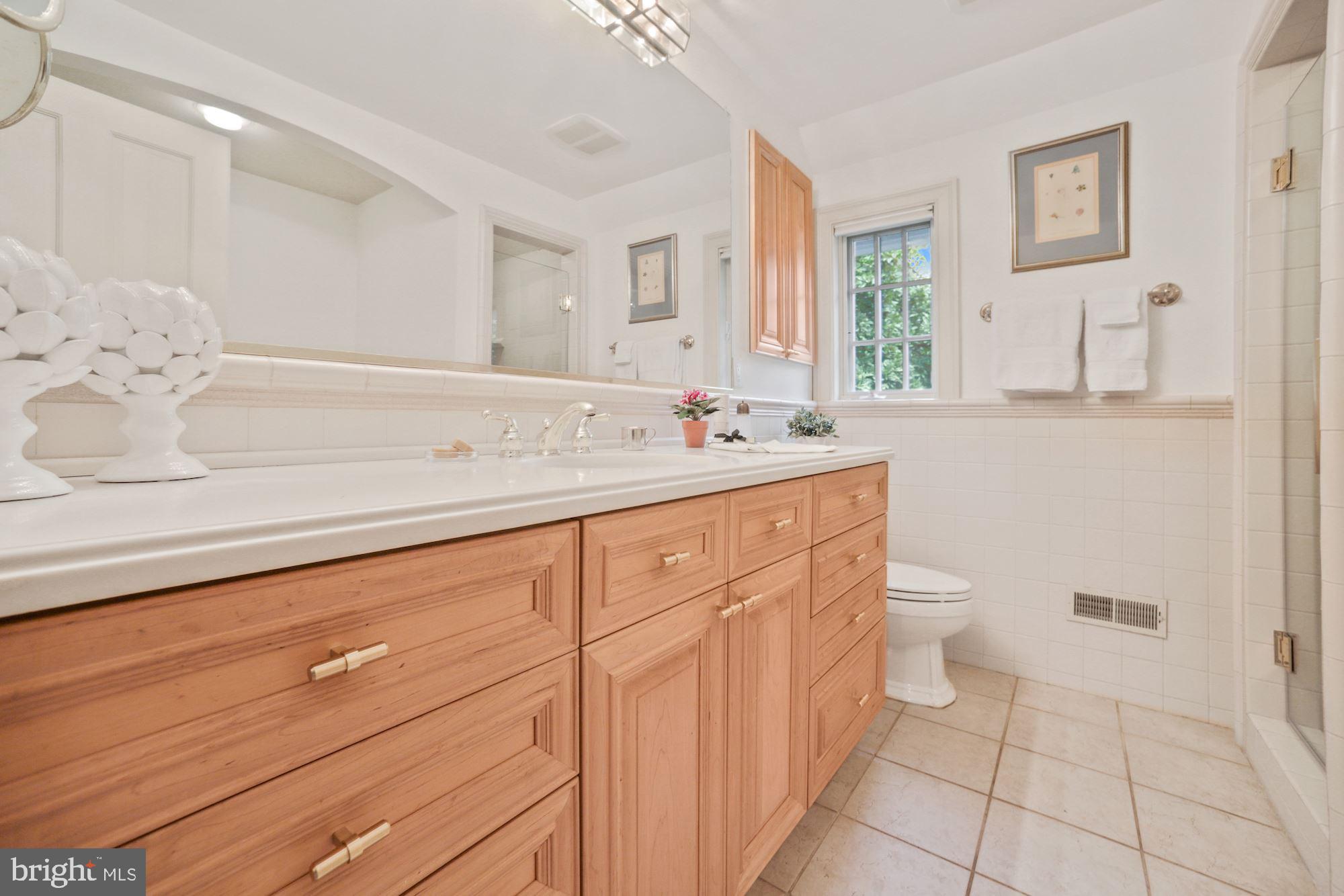 FOREST HILLS - Residential