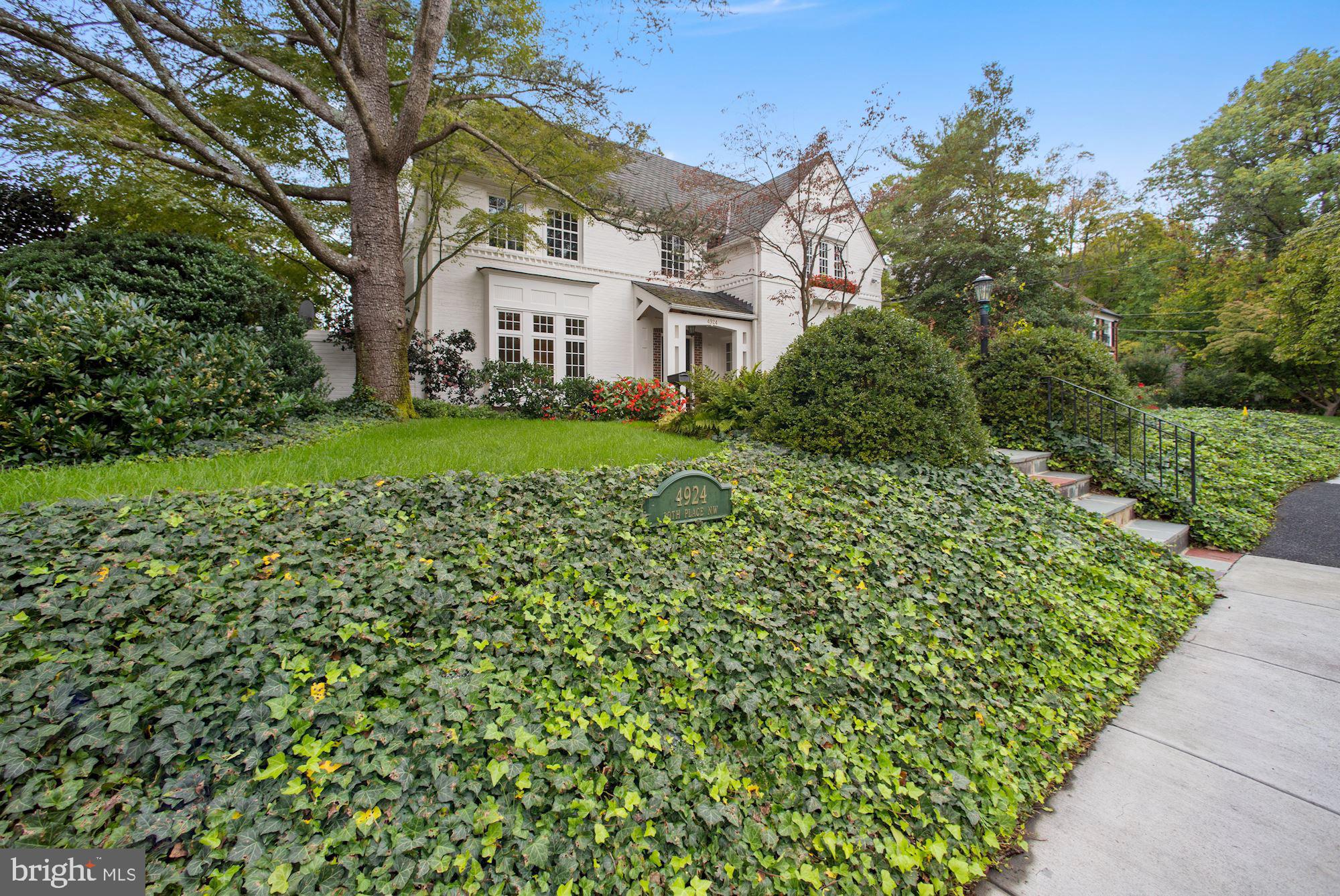 FOREST HILLS - Residential