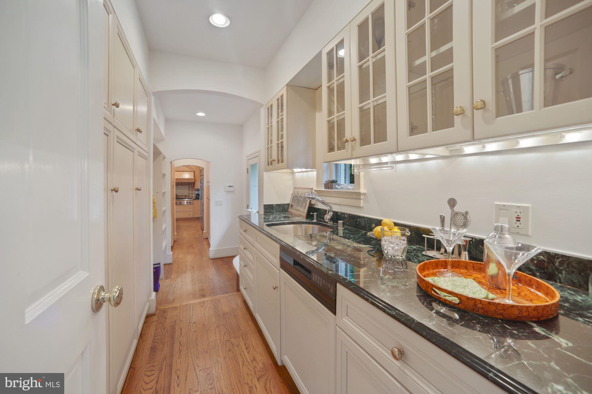 FOREST HILLS - Residential