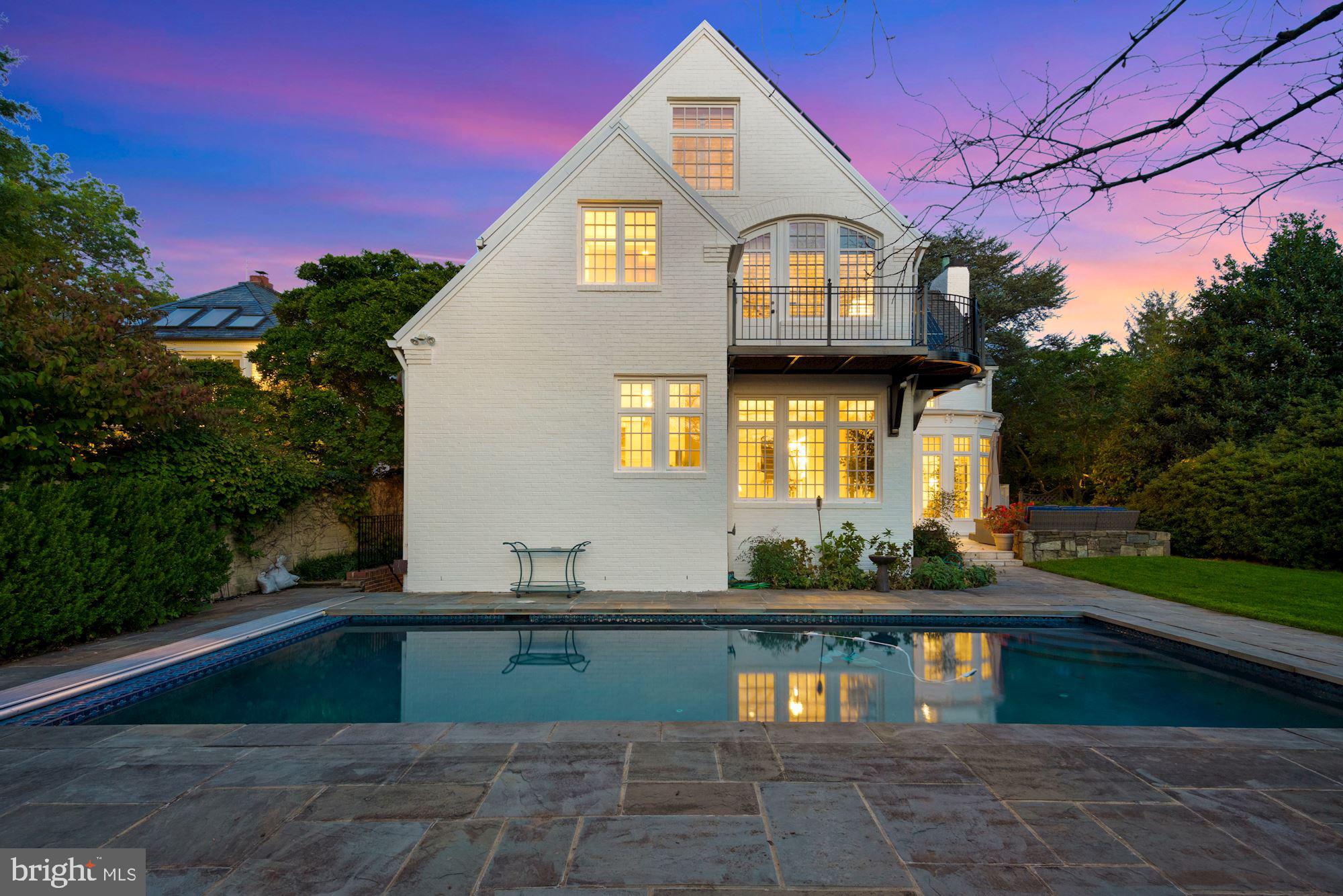 FOREST HILLS - Residential