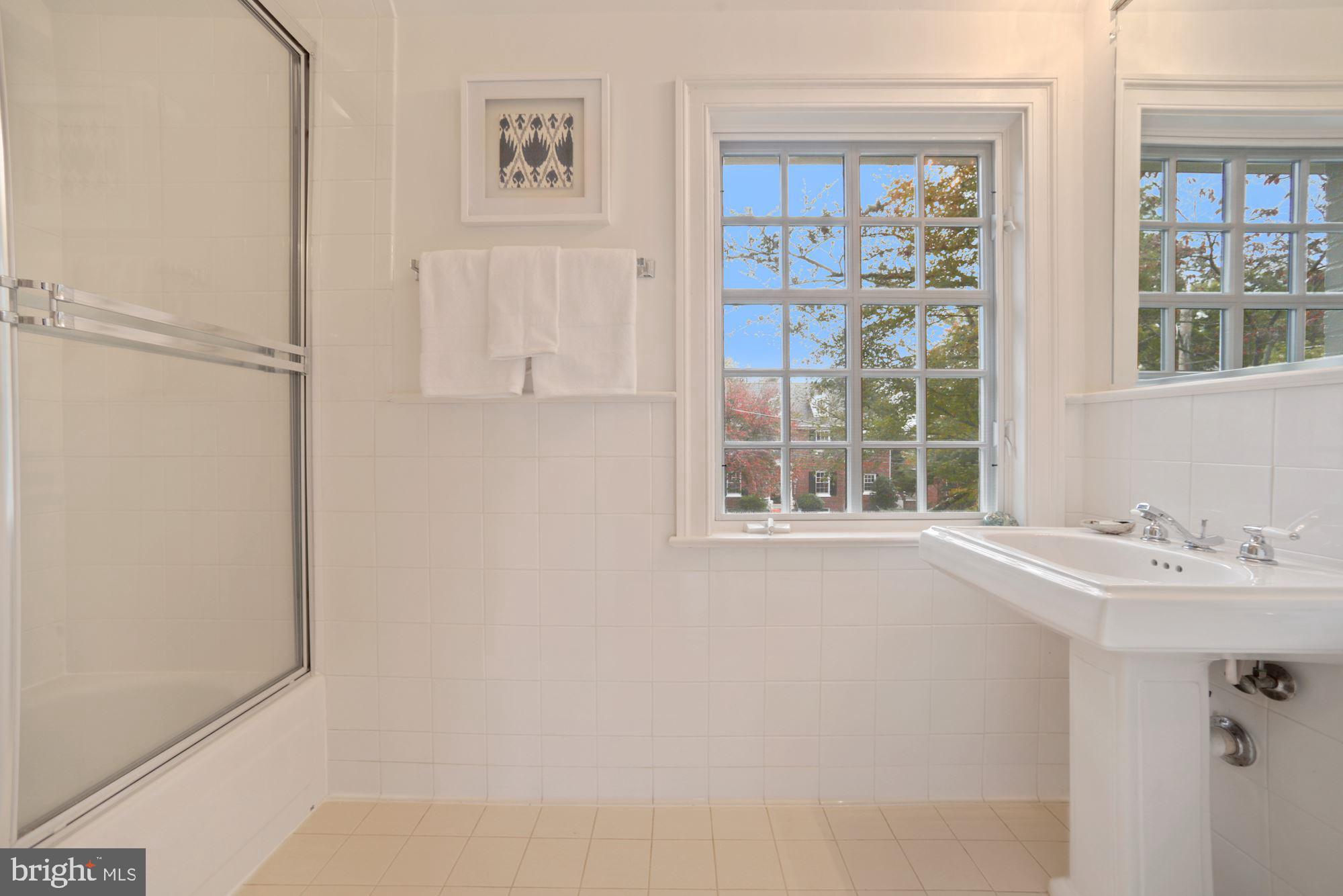 FOREST HILLS - Residential