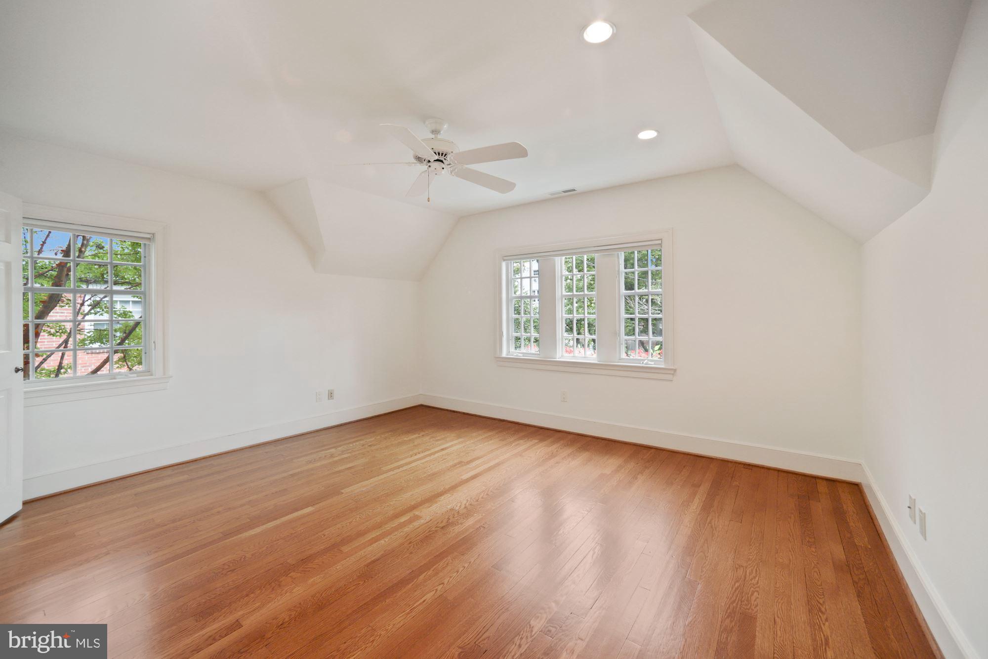 FOREST HILLS - Residential