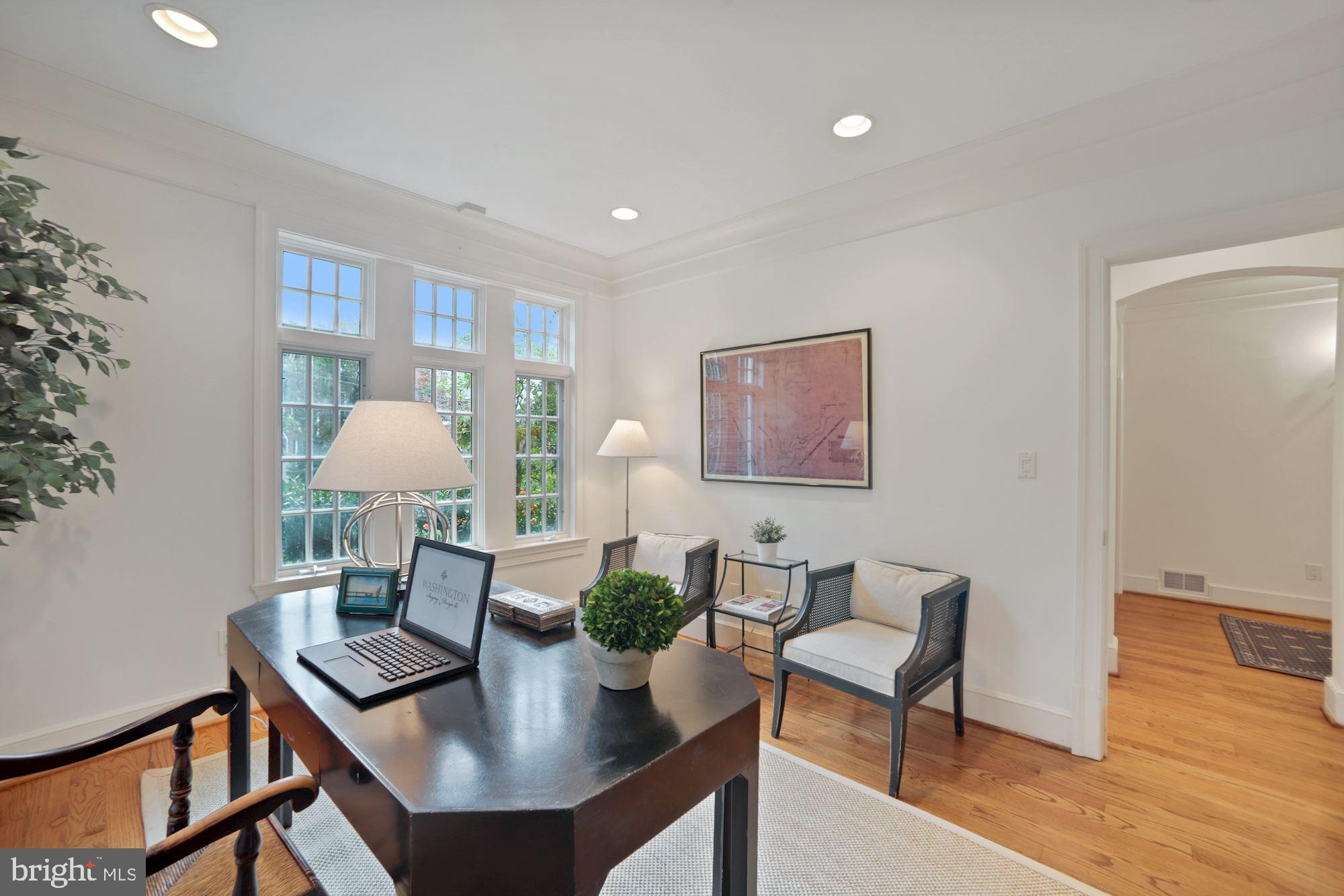 FOREST HILLS - Residential