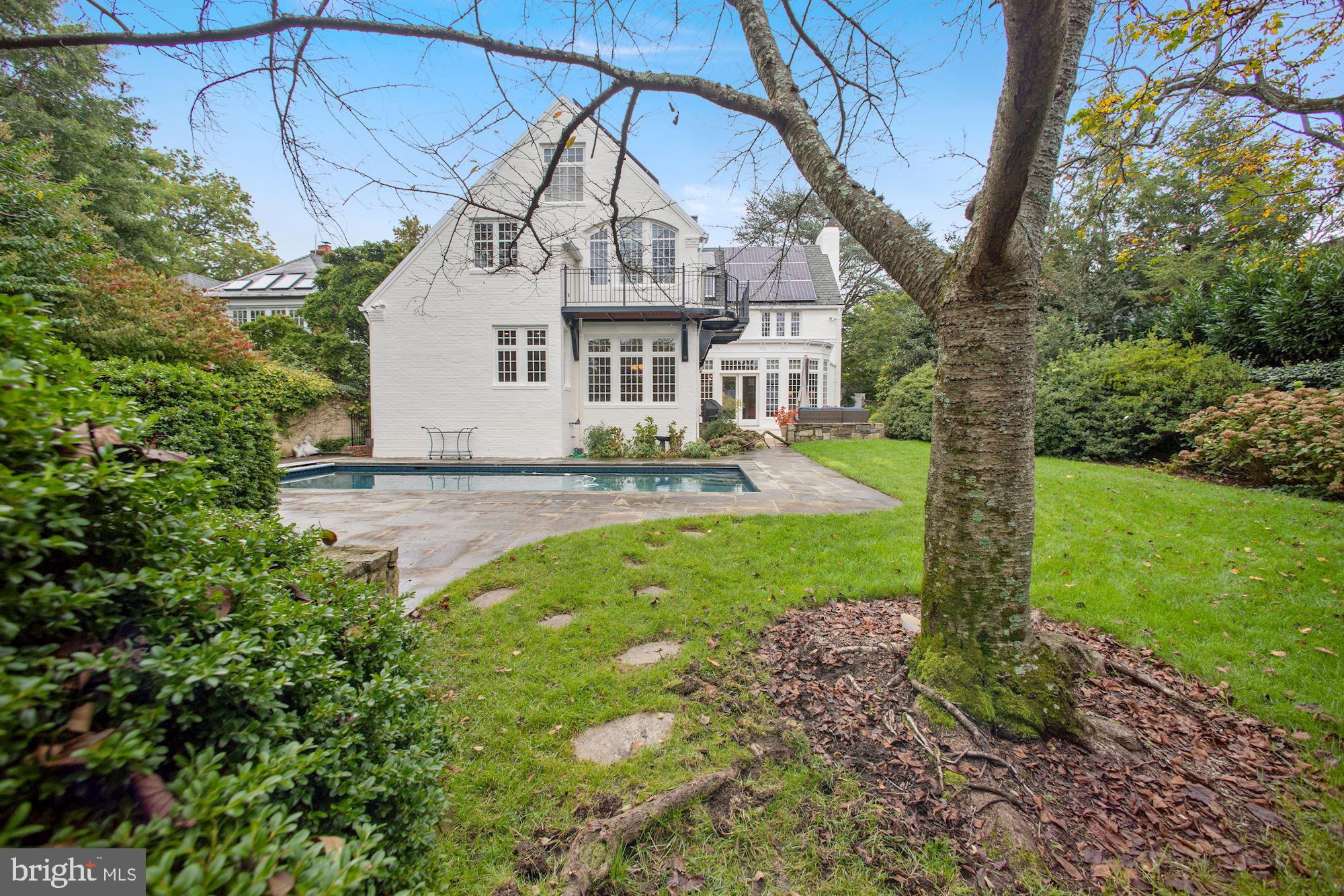 FOREST HILLS - Residential