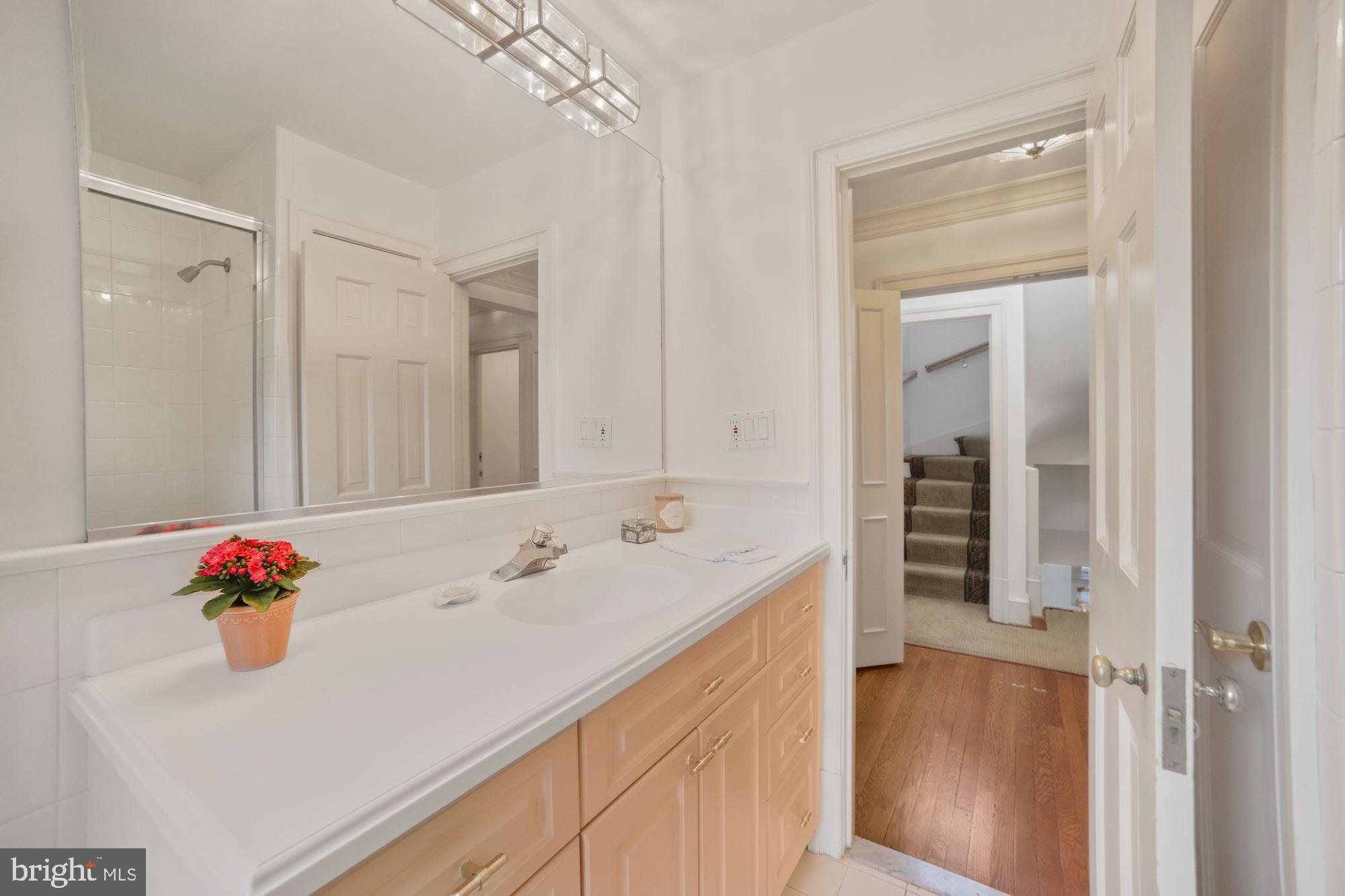 FOREST HILLS - Residential