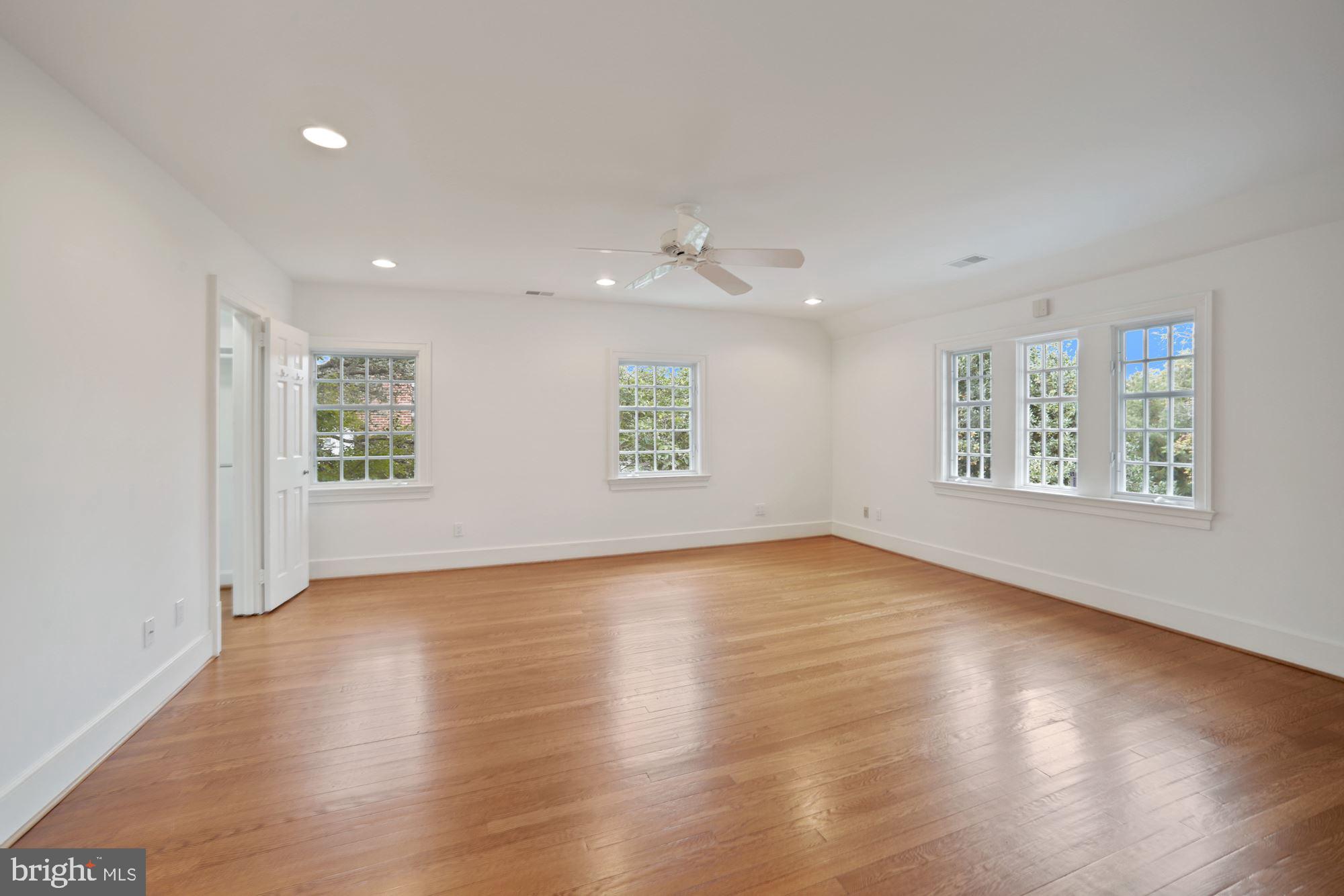 FOREST HILLS - Residential