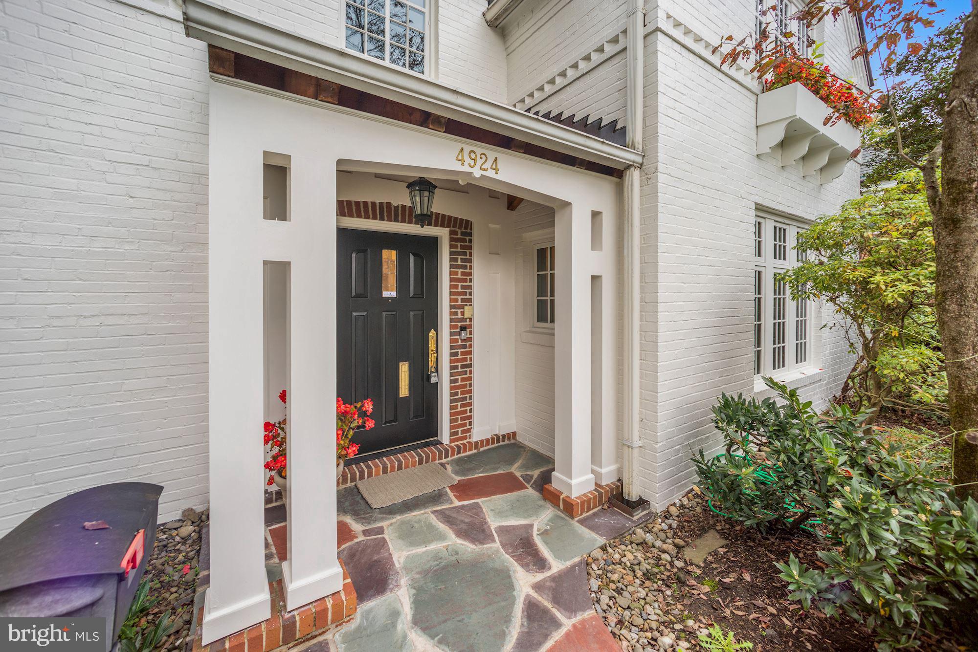 FOREST HILLS - Residential