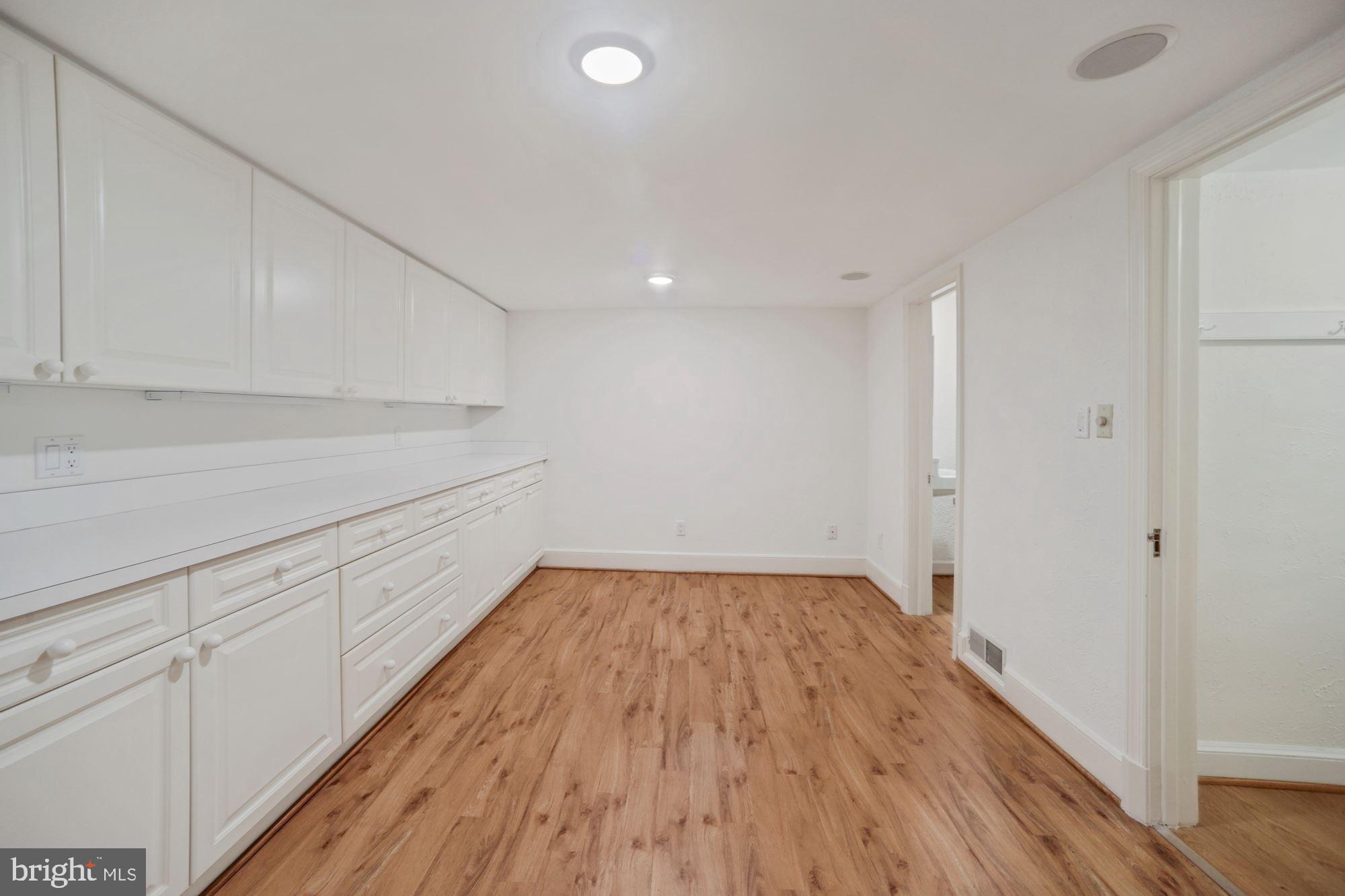 FOREST HILLS - Residential