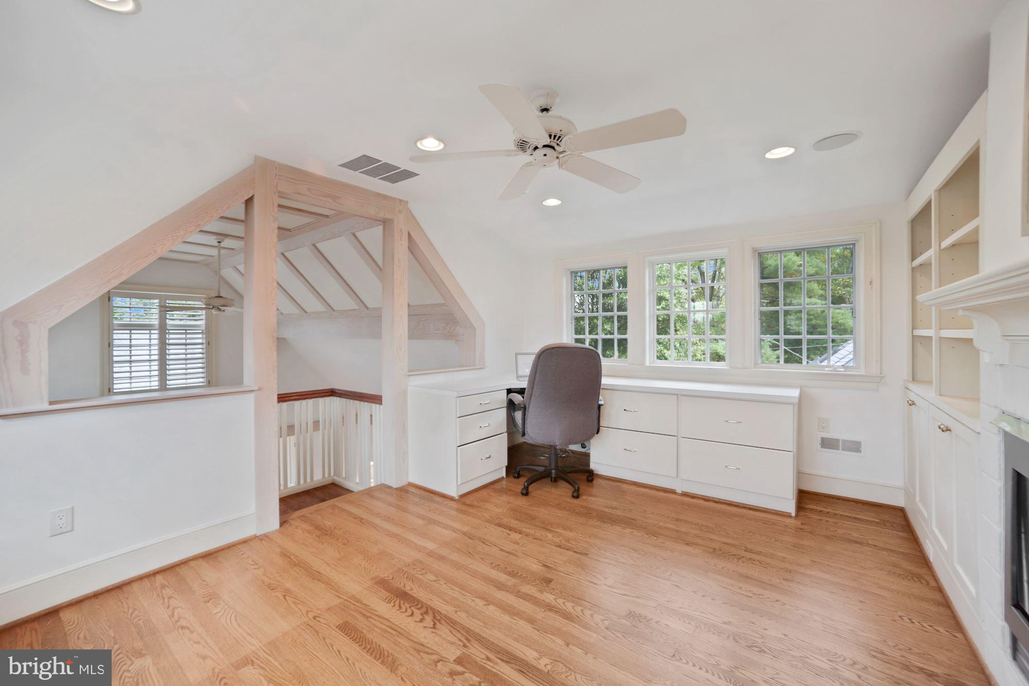 FOREST HILLS - Residential