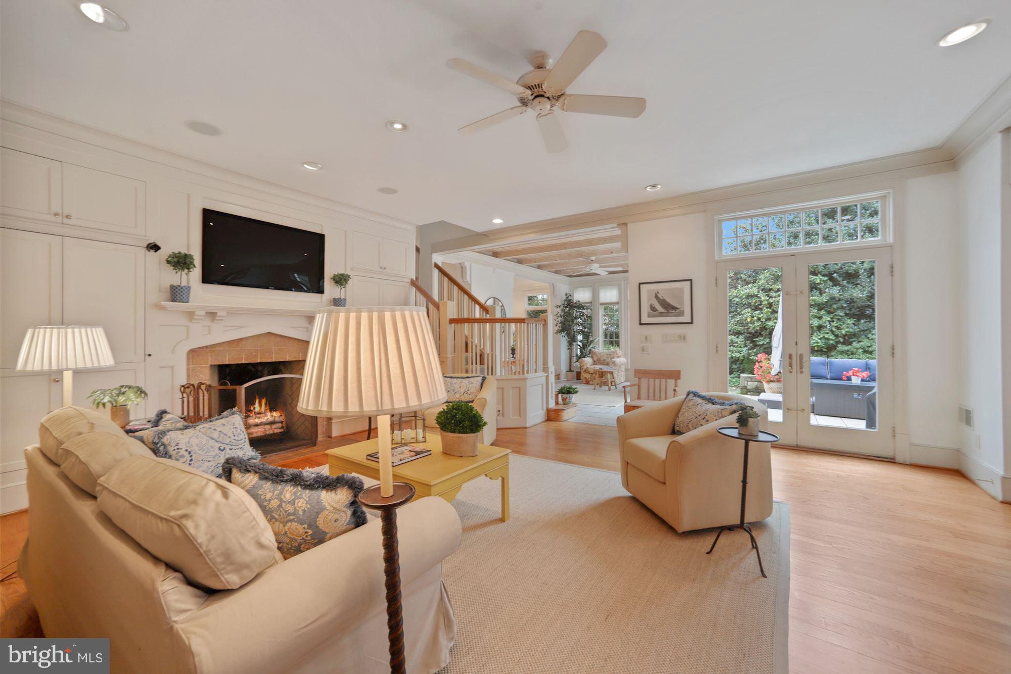 FOREST HILLS - Residential