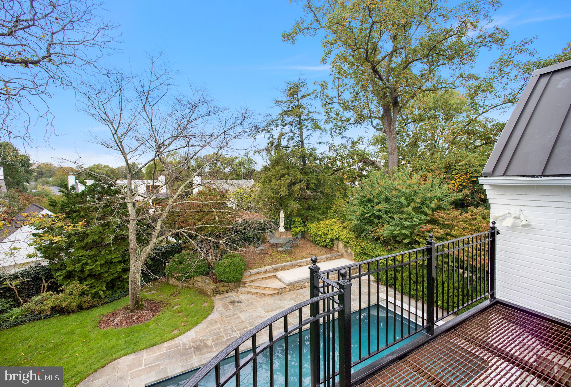 FOREST HILLS - Residential